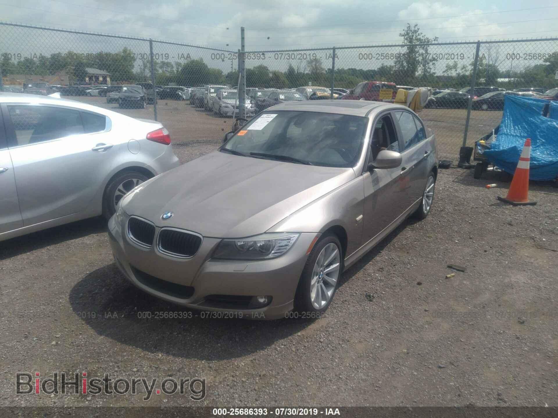 2011 BMW 328 - VIN: WBAPK5C53BA811038 - Фото 2