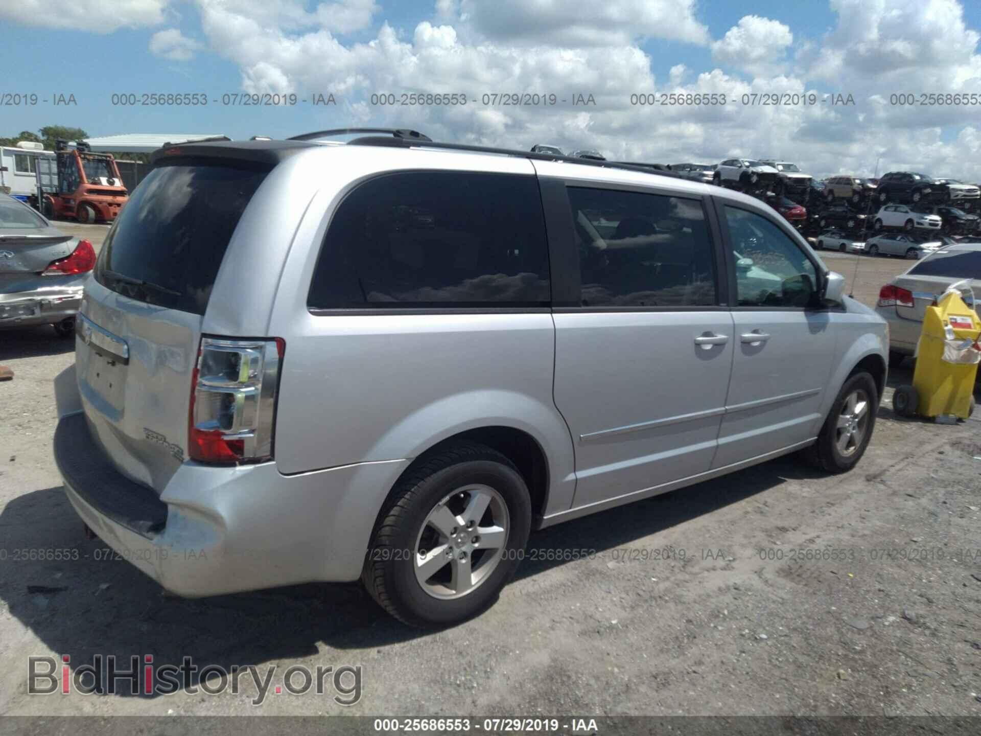 2010 DODGE GRAND CARAVAN - VIN: 2D4RN5D11AR461775 - Фото 4