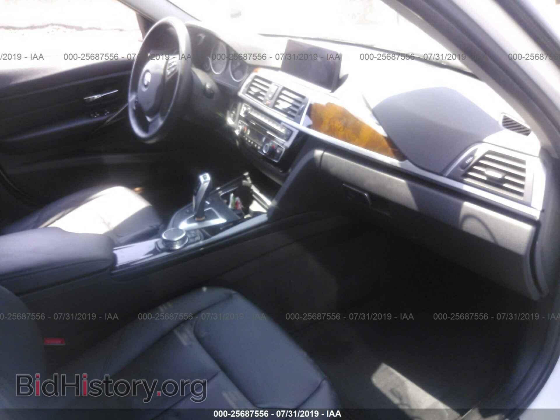 2017 BMW 320 - VIN: WBA8A3C56HK691430 - Photo 5