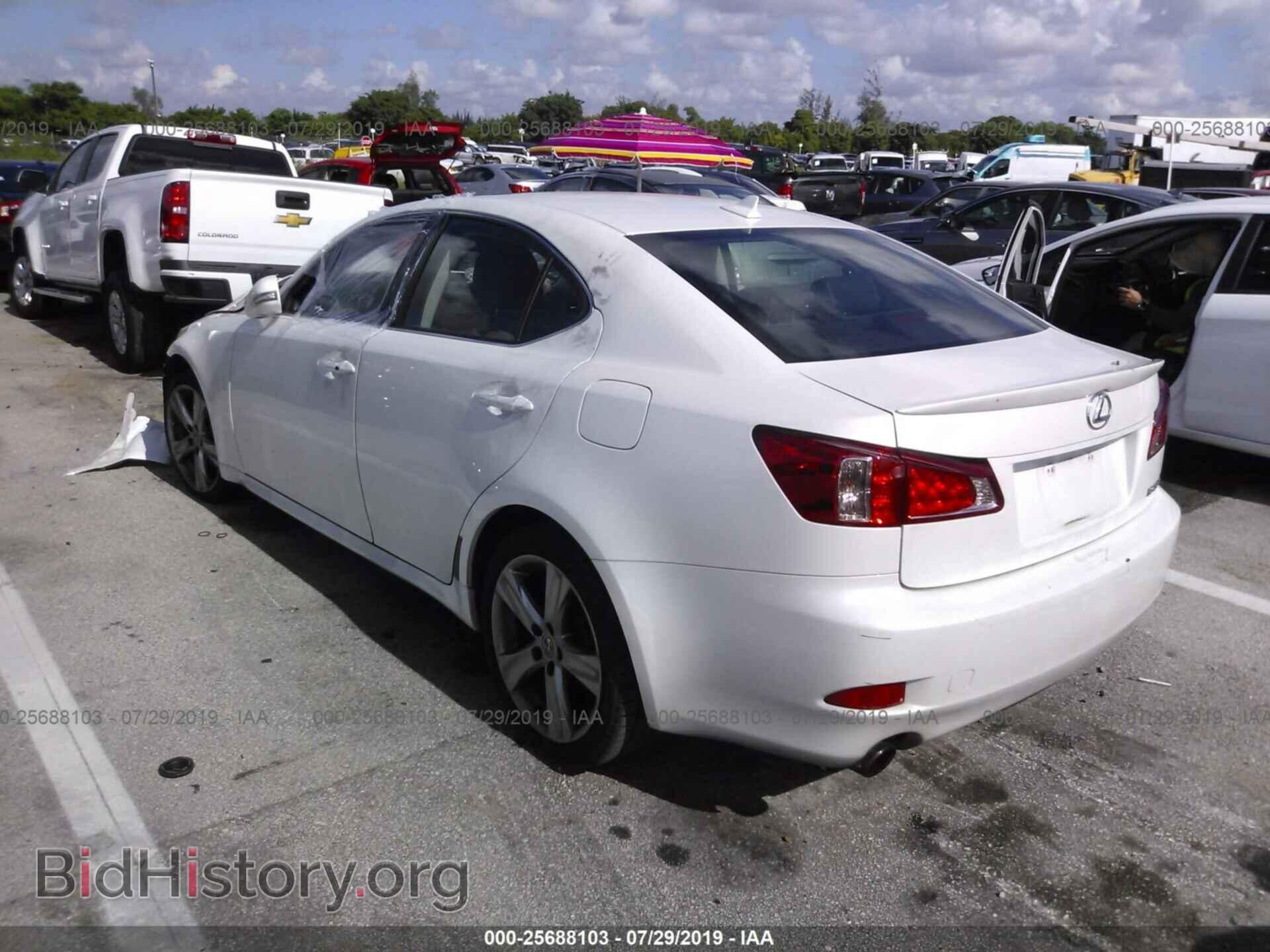 2011 LEXUS IS - VIN: JTHBF5C20B5137736 - Photo 3
