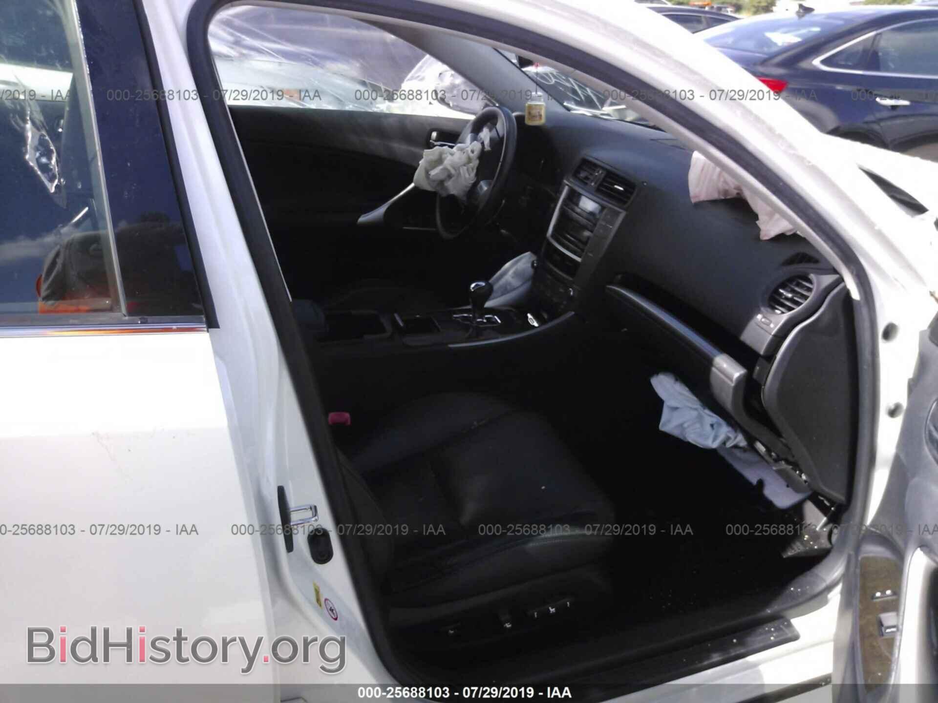 2011 LEXUS IS - VIN: JTHBF5C20B5137736 - Photo 5