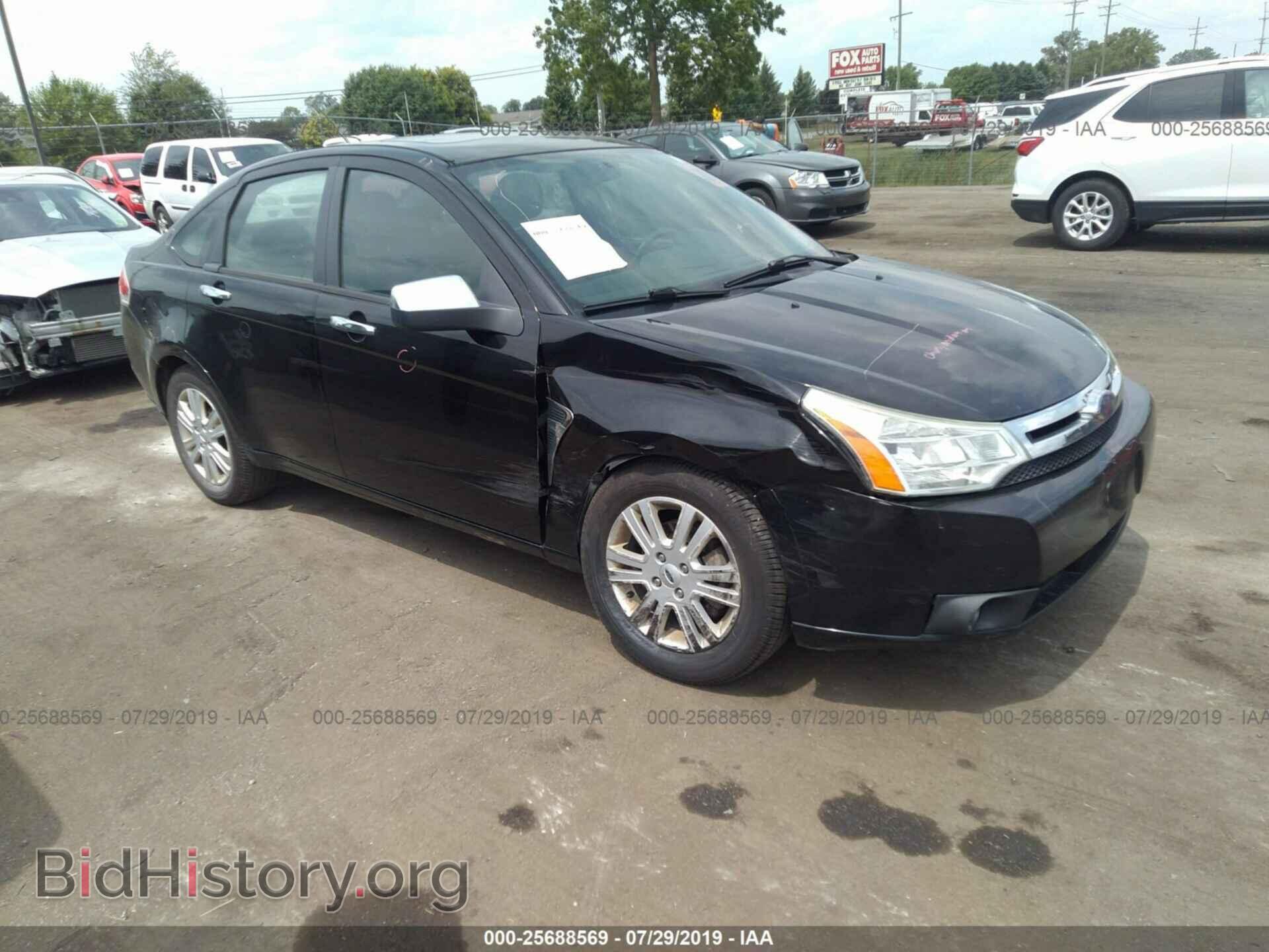 Photo 1FAHP37N19W105261 - FORD FOCUS 2009