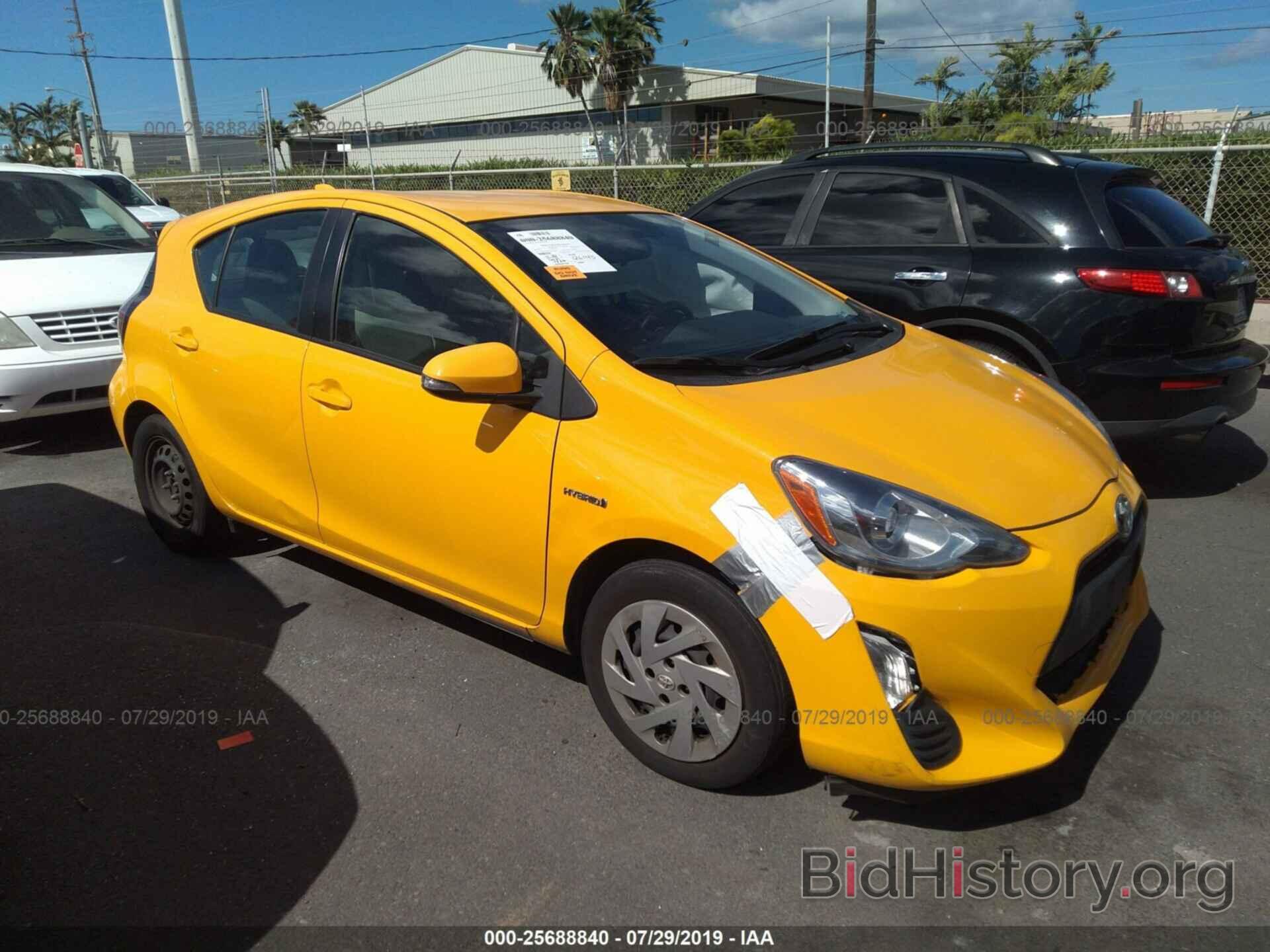 Фотография JTDKDTB38G1119635 - TOYOTA PRIUS C 2016