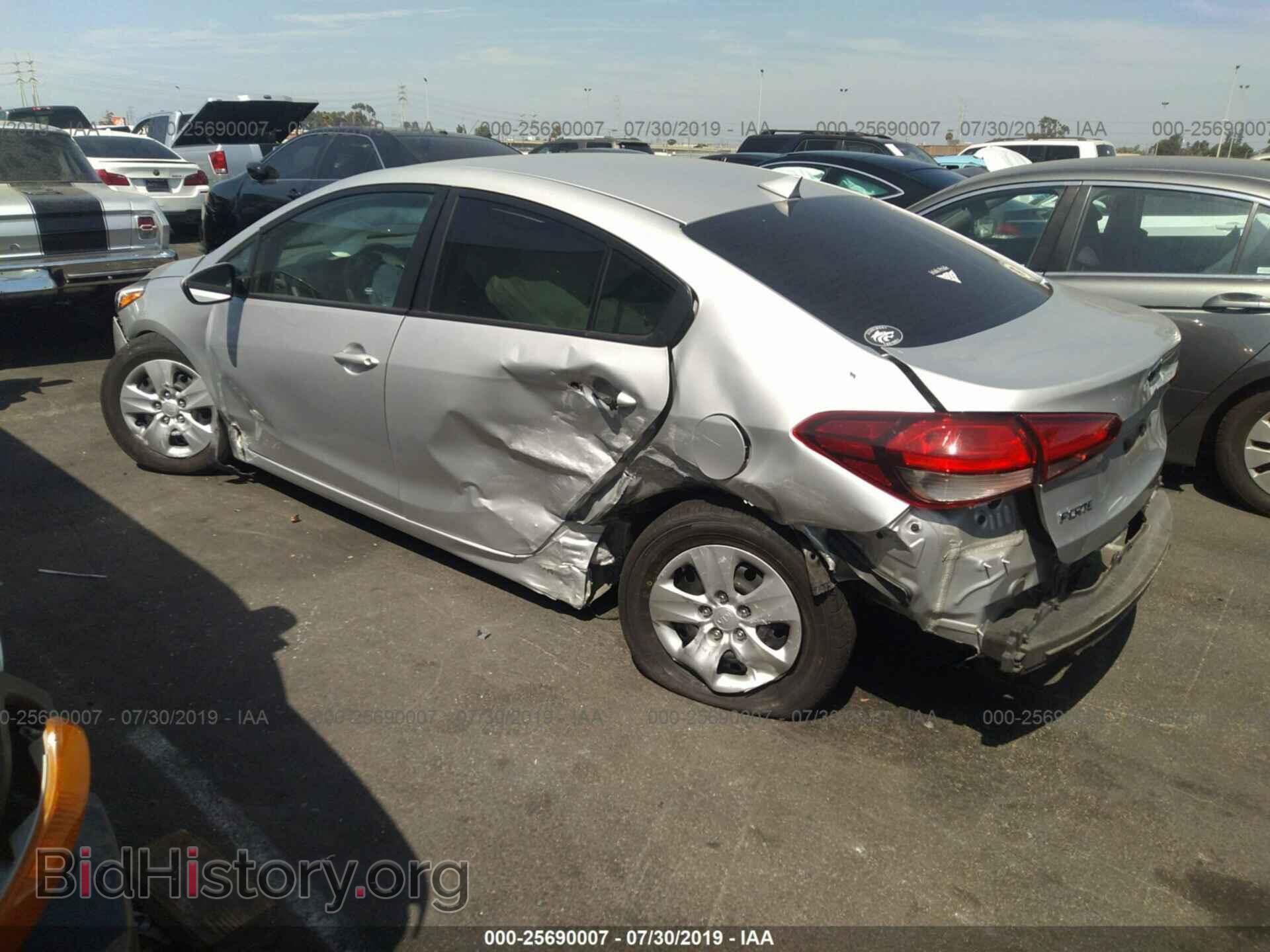 2017 KIA FORTE - VIN: 3KPFK4A77HE040229 - Photo 3