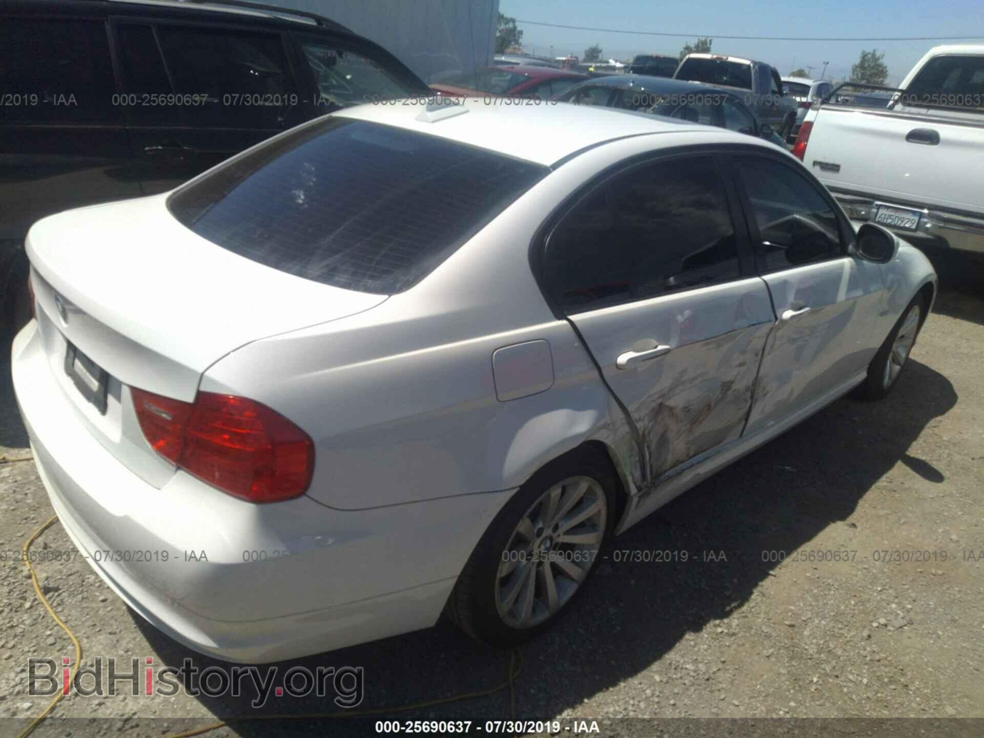 2011 BMW 328 - VIN: WBAPH5C57BA442067 - Фото 4