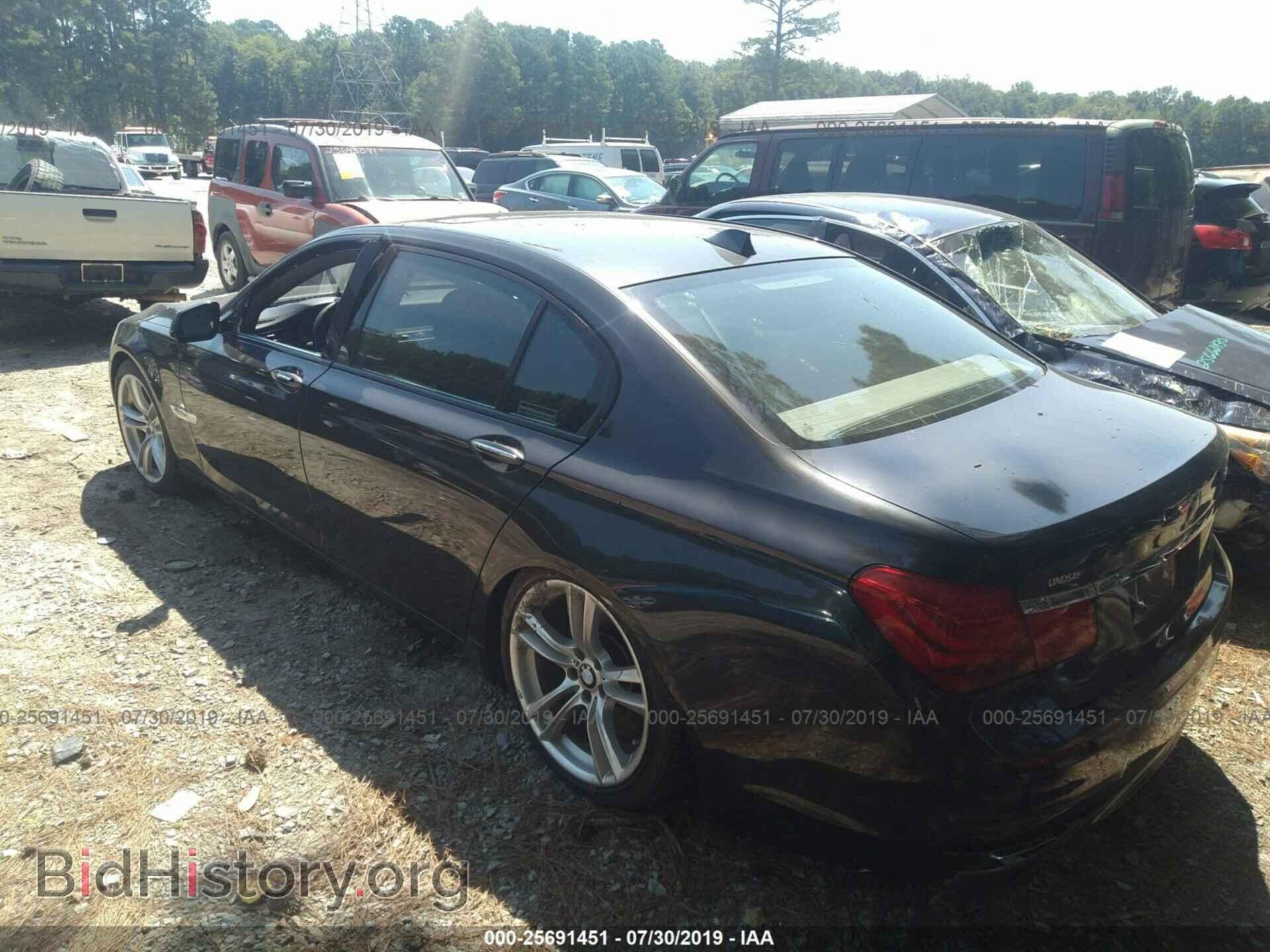 2012 BMW 750 - VIN: WBAKB8C50CC963375 - Фото 3