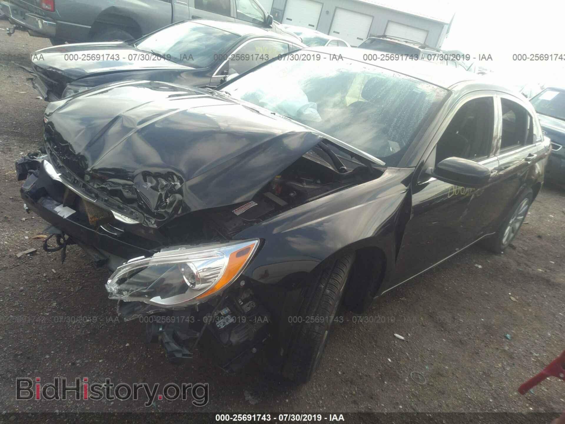 2011 CHRYSLER 200 - VIN: 1C3BC1FG7BN593179 - Фото 2