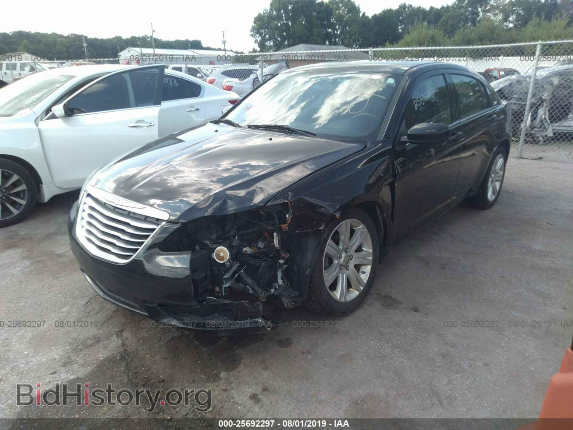 2012 CHRYSLER 200 - VIN: 1C3CCBBG5CN302177 - Фото 2