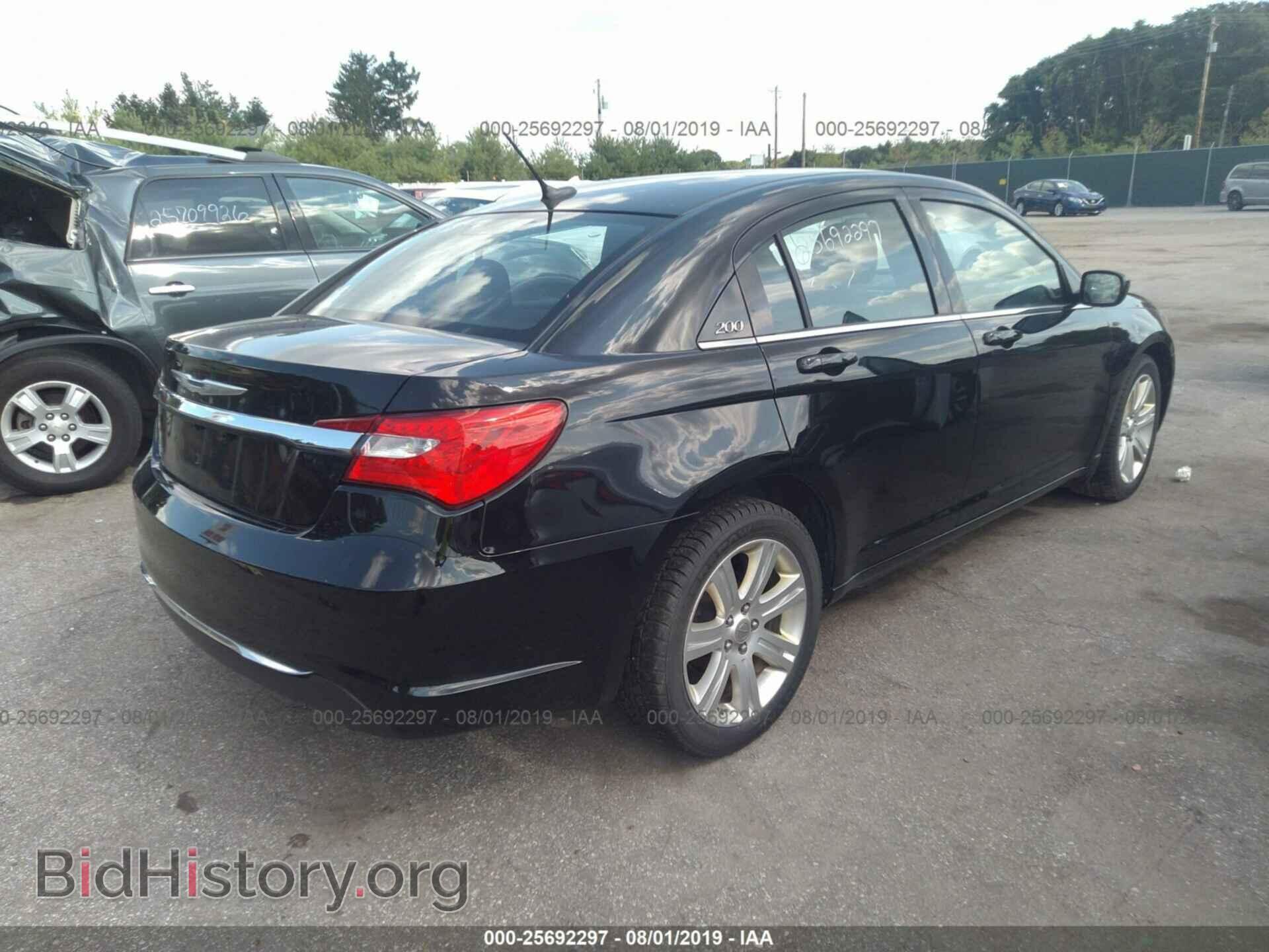 2012 CHRYSLER 200 - VIN: 1C3CCBBG5CN302177 - Фото 4