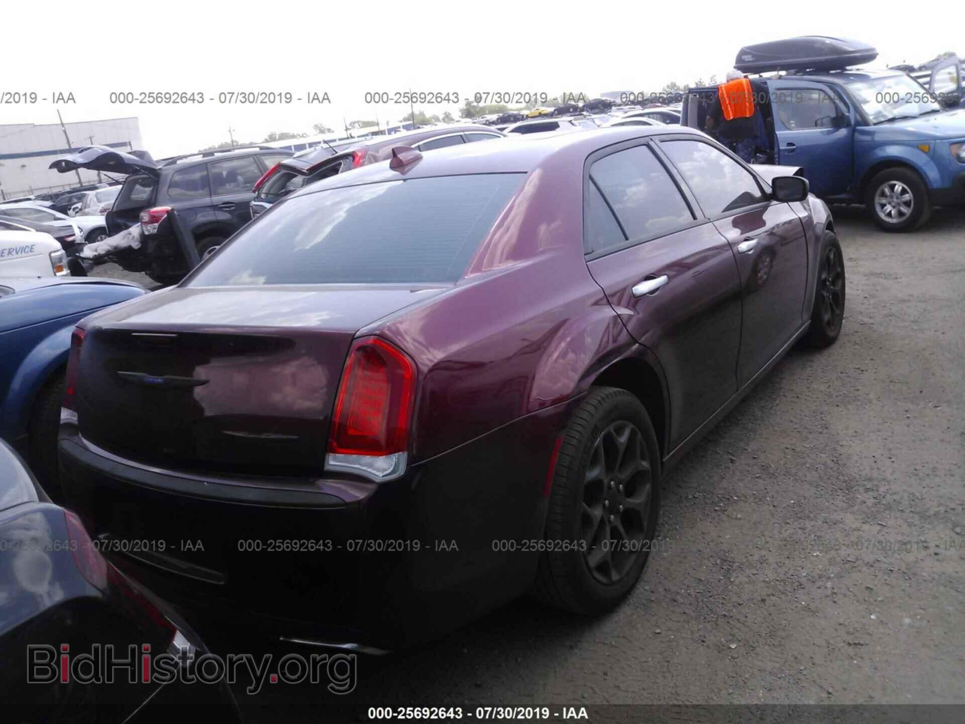 2017 CHRYSLER 300C - VIN: 2C3CCASG3HH655673 - Фото 4