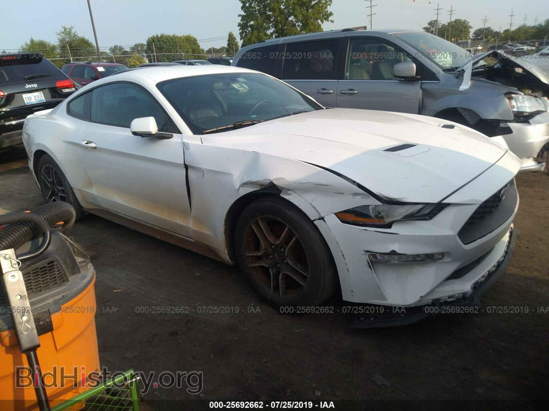 Photo 1FA6P8TH9J5117740 - FORD MUSTANG 2018