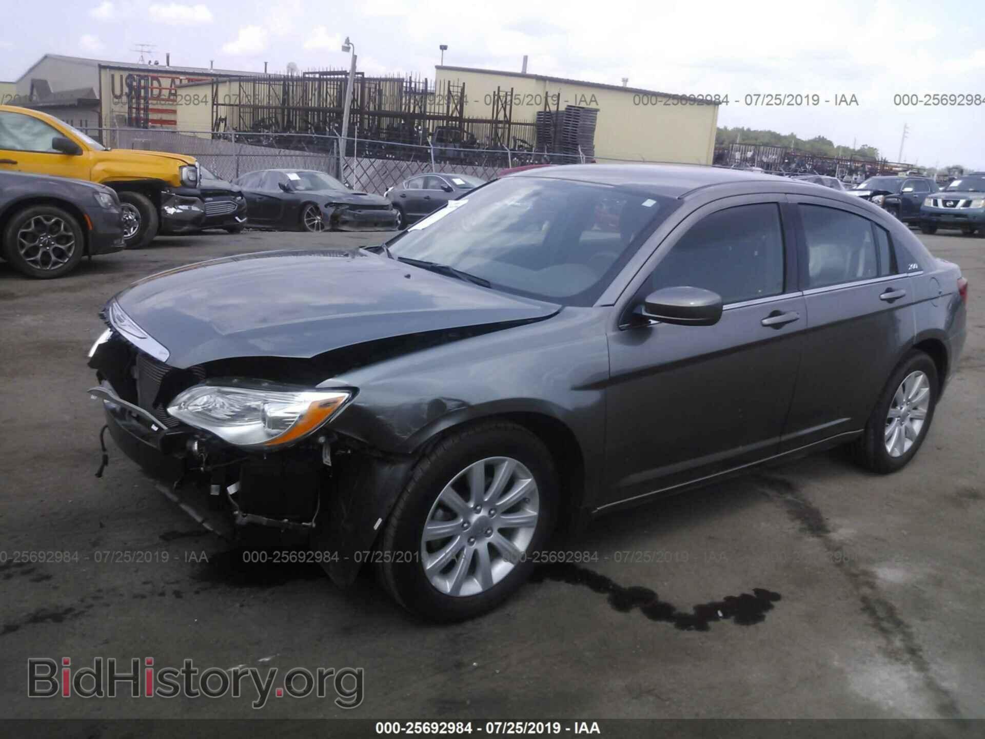2012 CHRYSLER 200 - VIN: 1C3CCBBB5CN226447 - Фото 2