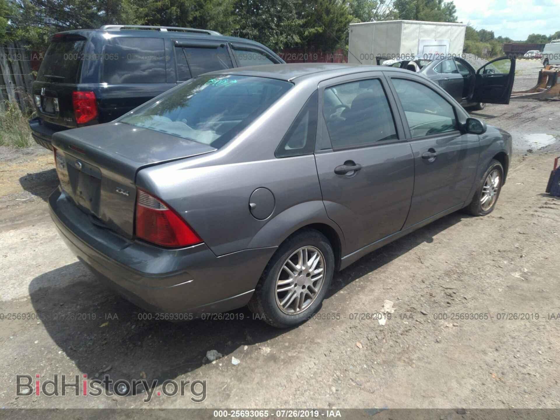 2005 FORD FOCUS - VIN: 1FAFP34N15W164977 - Фото 4
