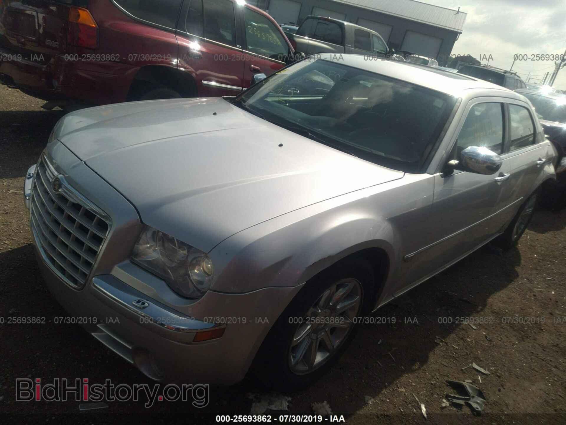 2005 CHRYSLER 300C - VIN: 2C3AA63HX5H525192 - Фото 2