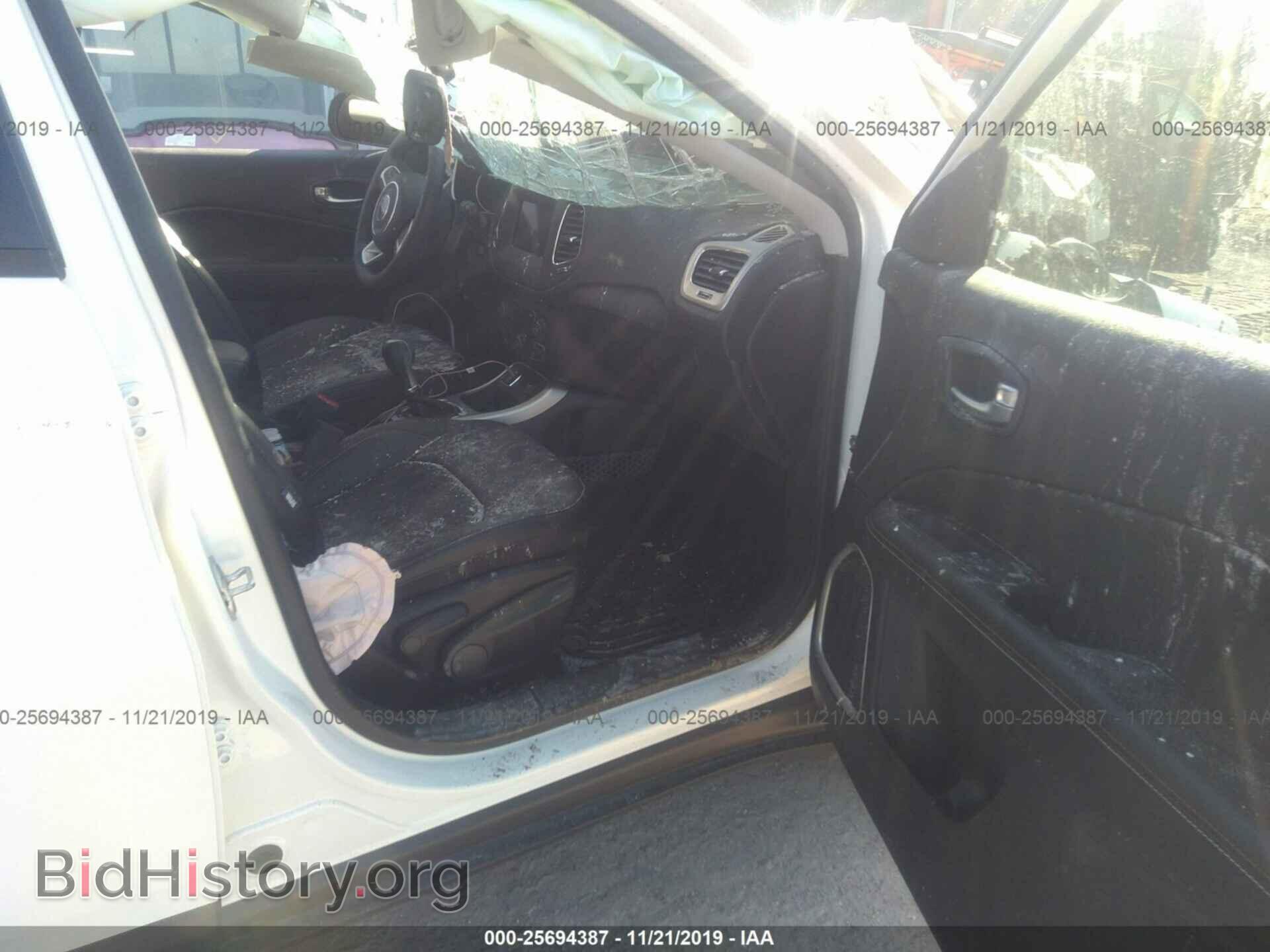 2019 JEEP COMPASS - VIN: 3C4NJCBB0KT743489 - Фото 5