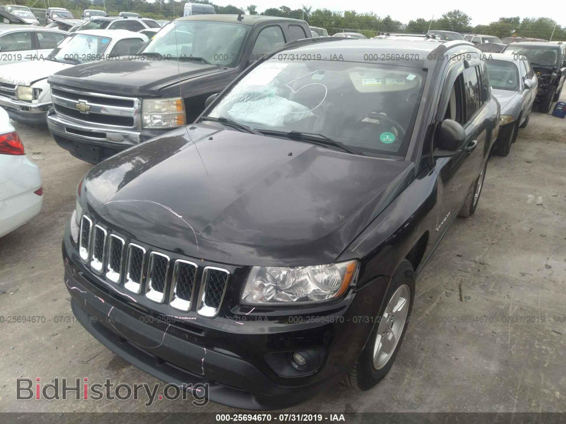 2013 JEEP COMPASS - VIN: 1C4NJCBAXDD136564 - Фото 2