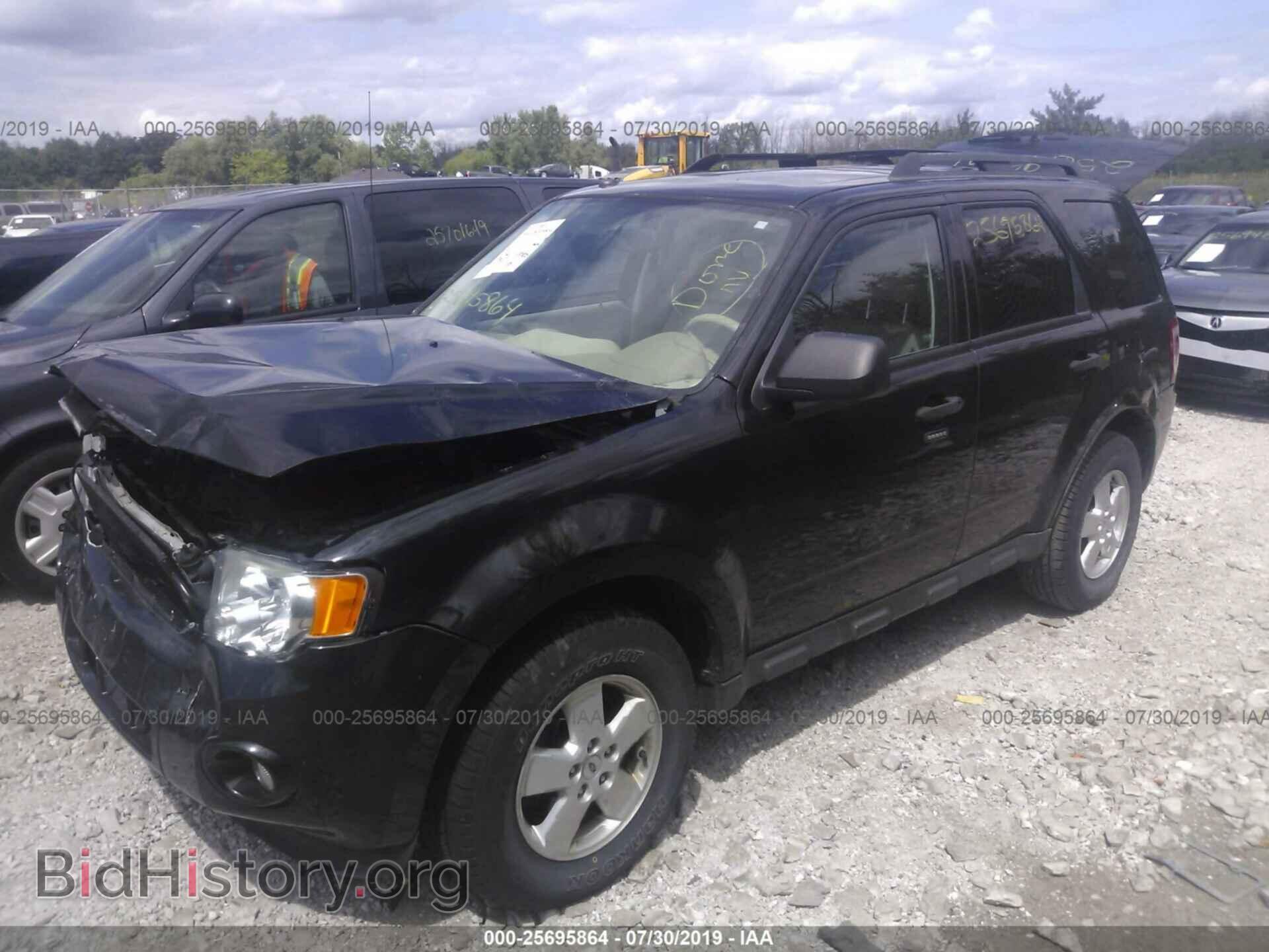 2011 FORD ESCAPE - VIN: 1FMCU9D75BKB08842 - Photo 2