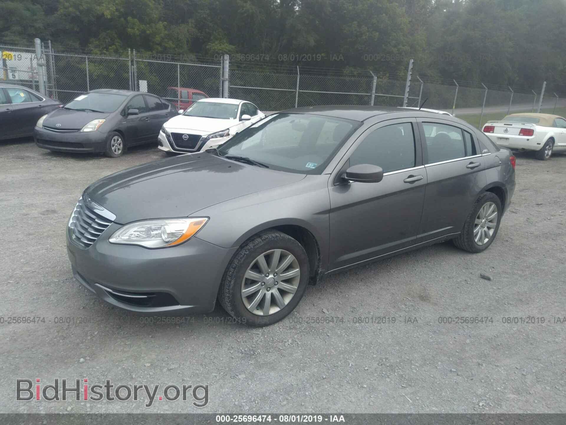 2013 CHRYSLER 200 - VIN: 1C3CCBBB4DN577688 - Фото 2