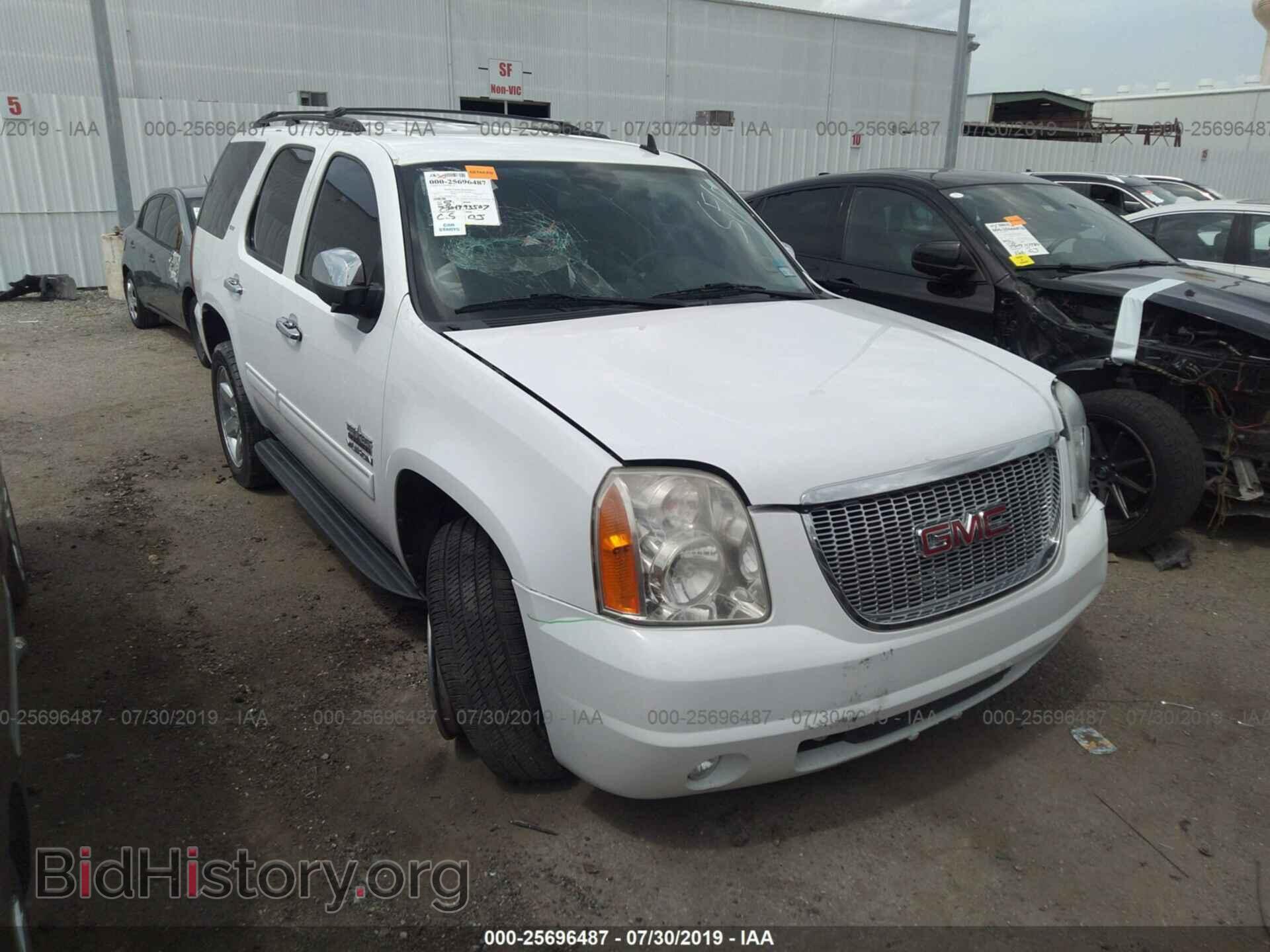 Photo 1GKS1CE03DR145569 - GMC YUKON 2013