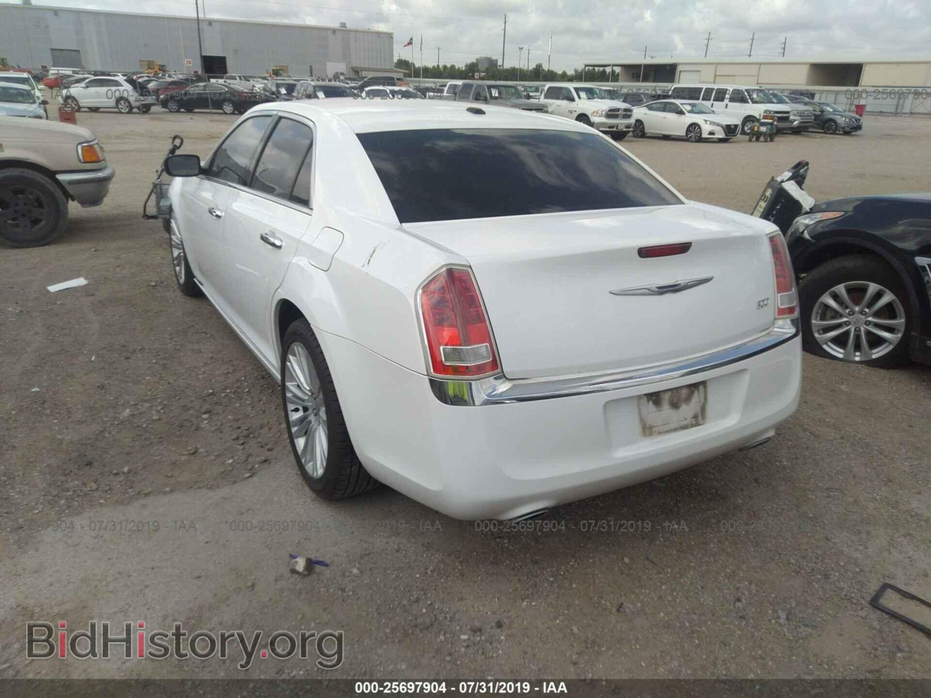 2011 CHRYSLER 300 - VIN: 2C3CA5CG2BH583996 - Фото 3