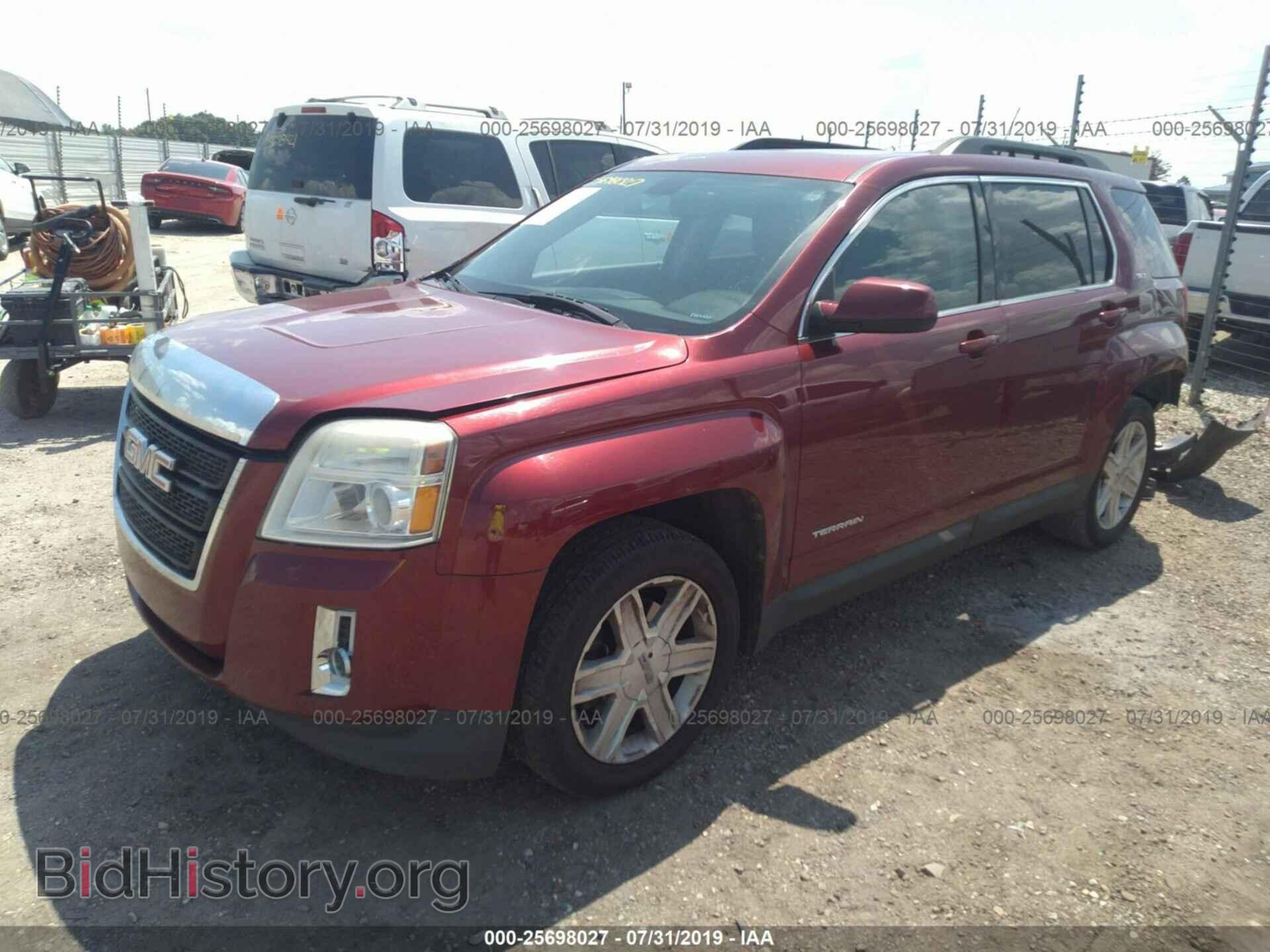 2011 GMC TERRAIN - VIN: 2CTFLUE53B6425000 - Photo 2
