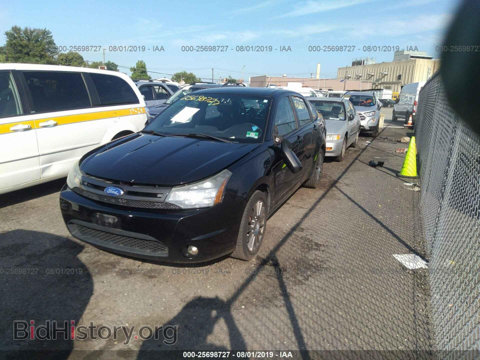 2011 FORD FOCUS - VIN: 1FAHP3GN6BW128475 - Photo 2
