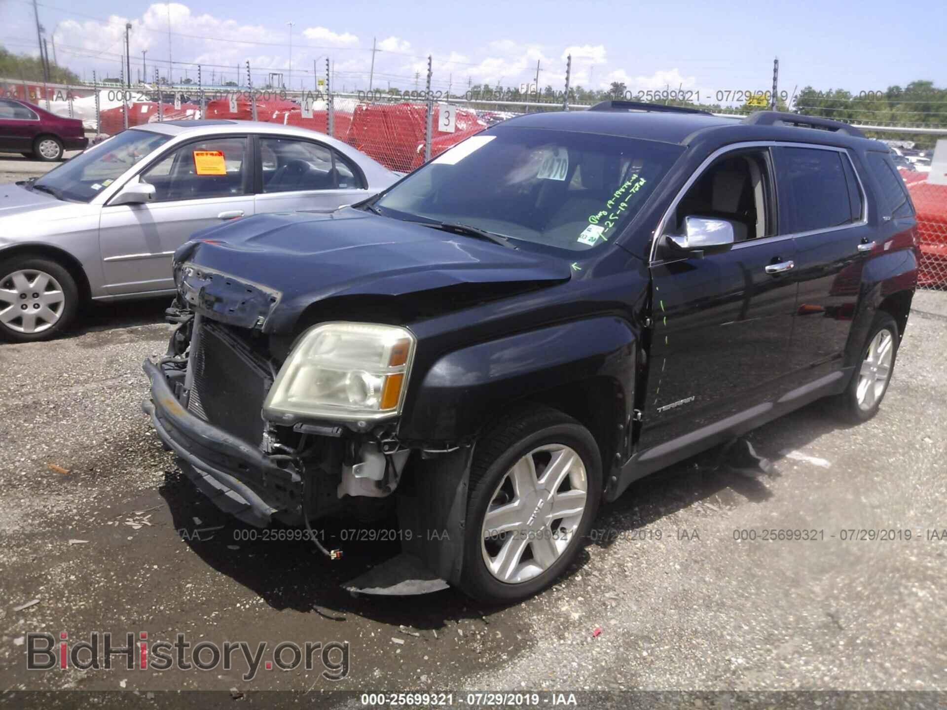 2011 GMC TERRAIN - VIN: 2CTALUEC0B6210702 - Photo 2