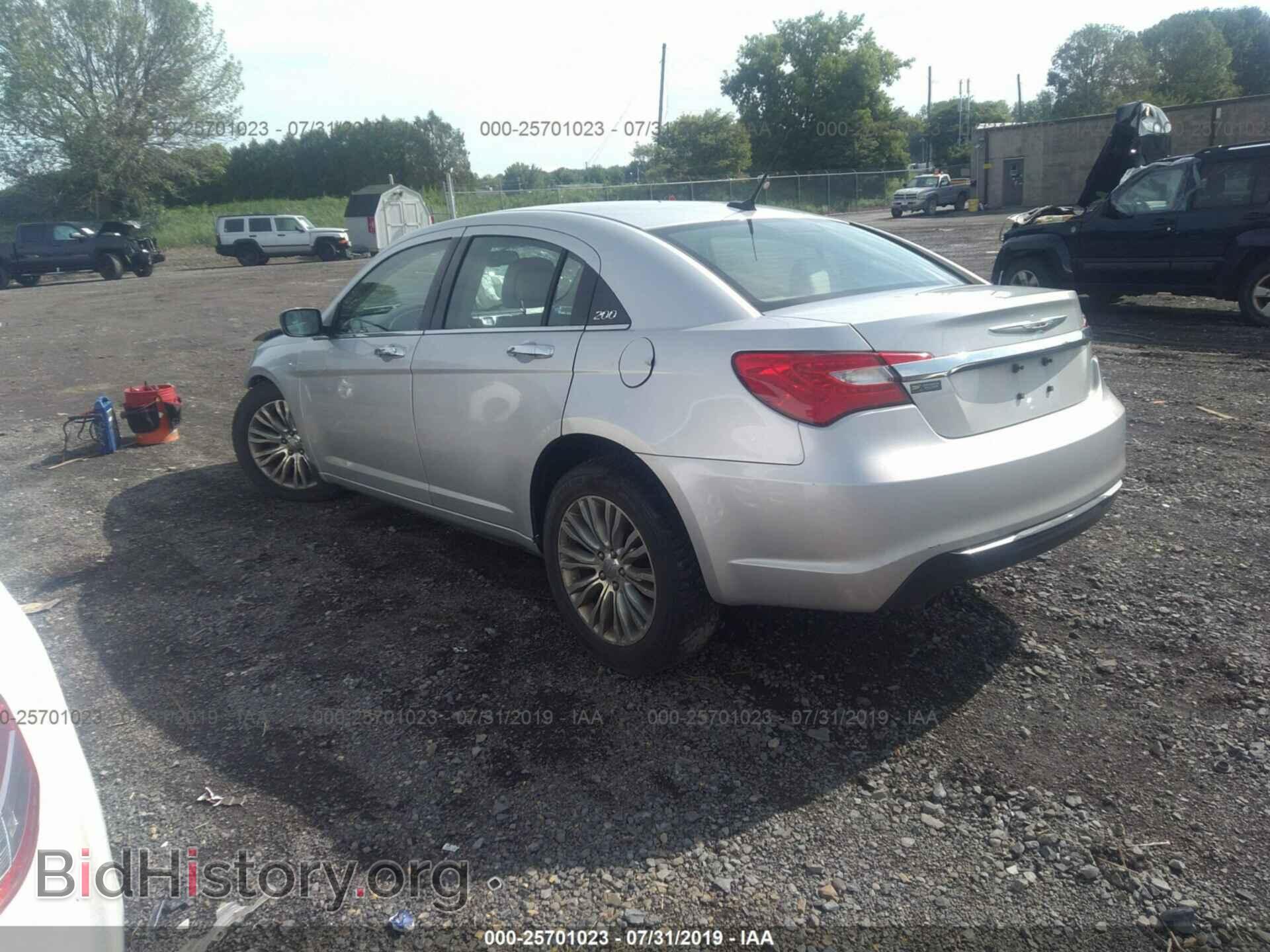 2011 CHRYSLER 200 - VIN: 1C3BC2FGXBN505392 - Фото 3