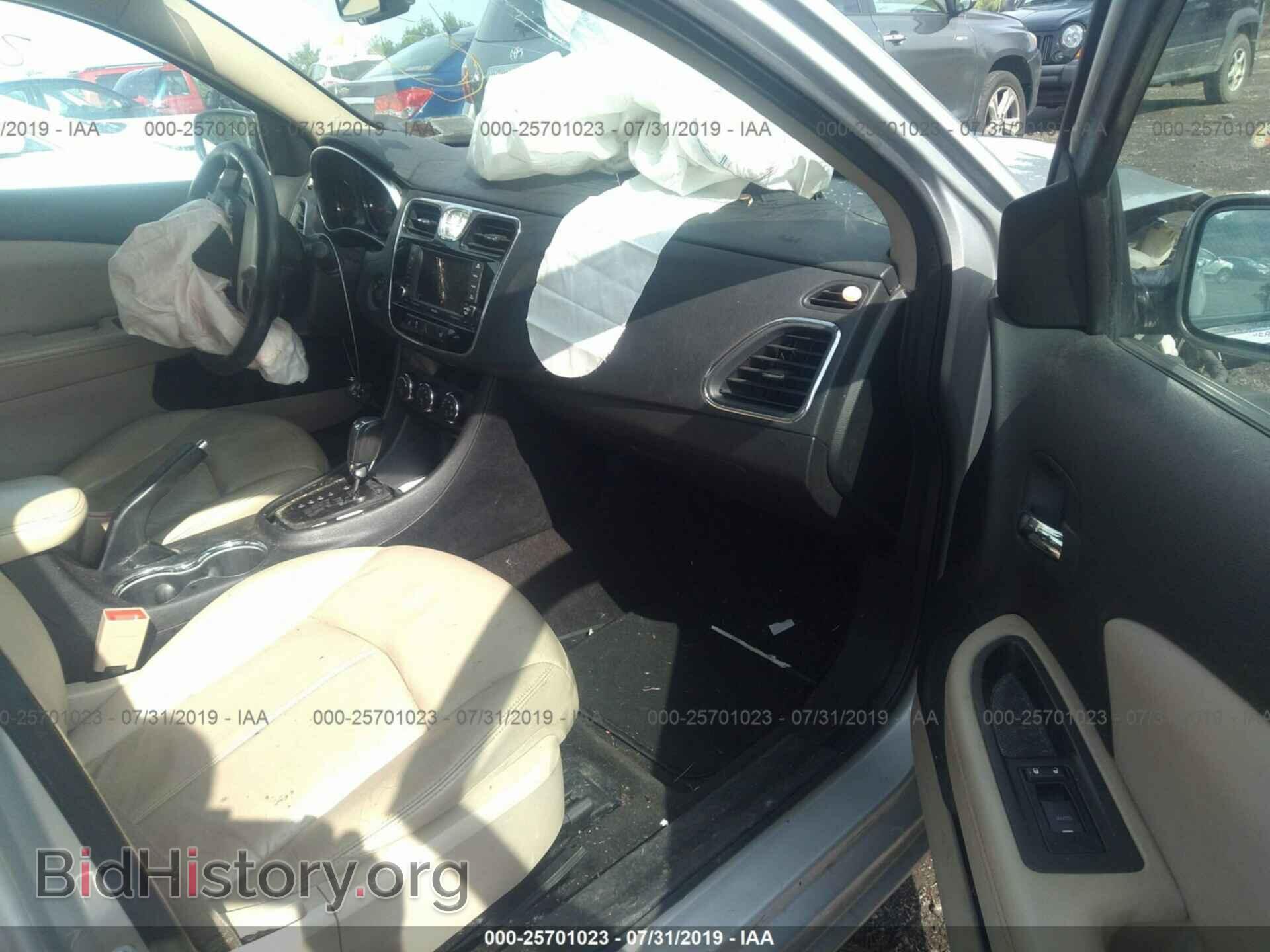 2011 CHRYSLER 200 - VIN: 1C3BC2FGXBN505392 - Фото 5
