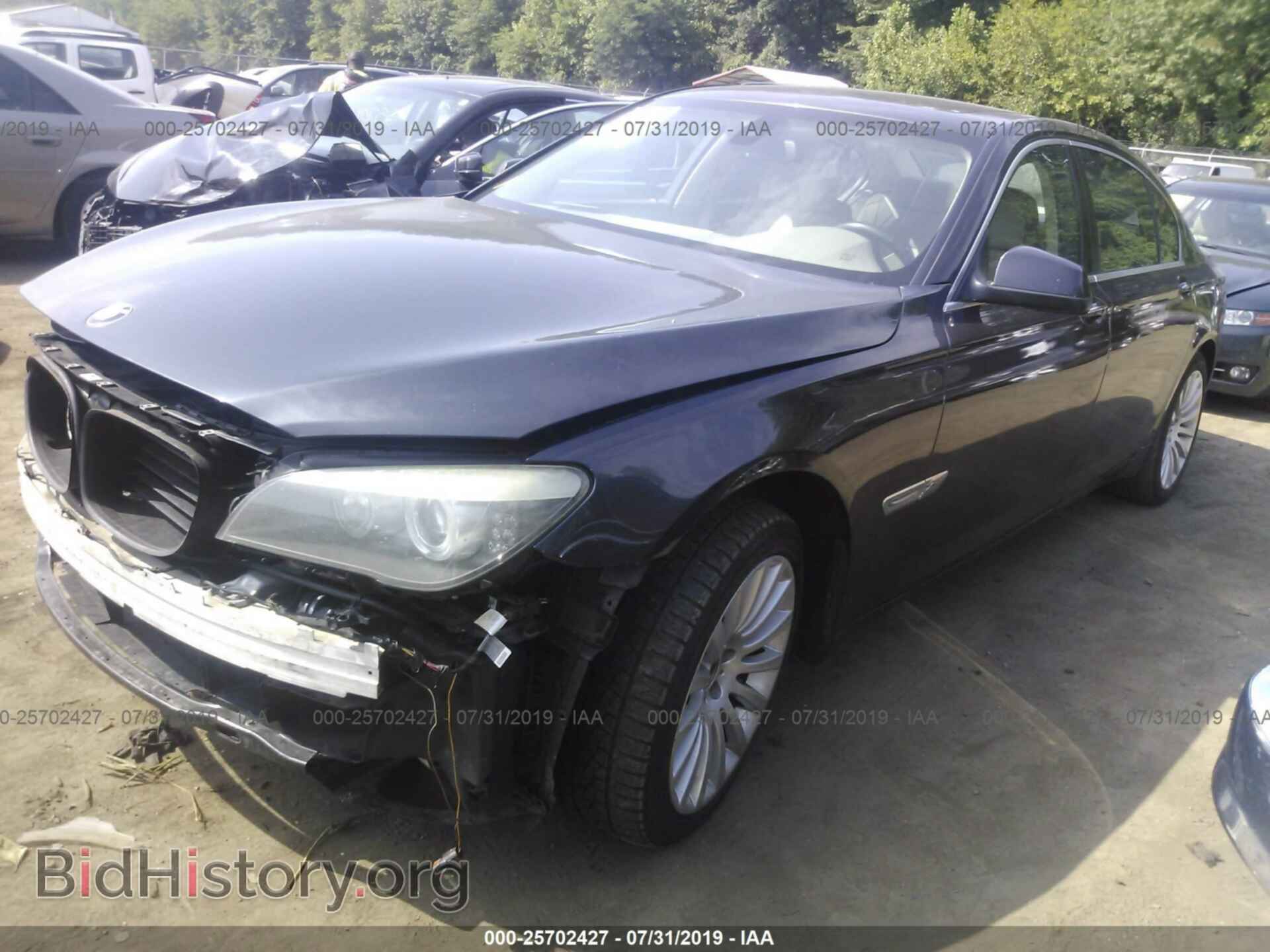 2012 BMW 750 - VIN: WBAKC8C56CC435756 - Фото 2