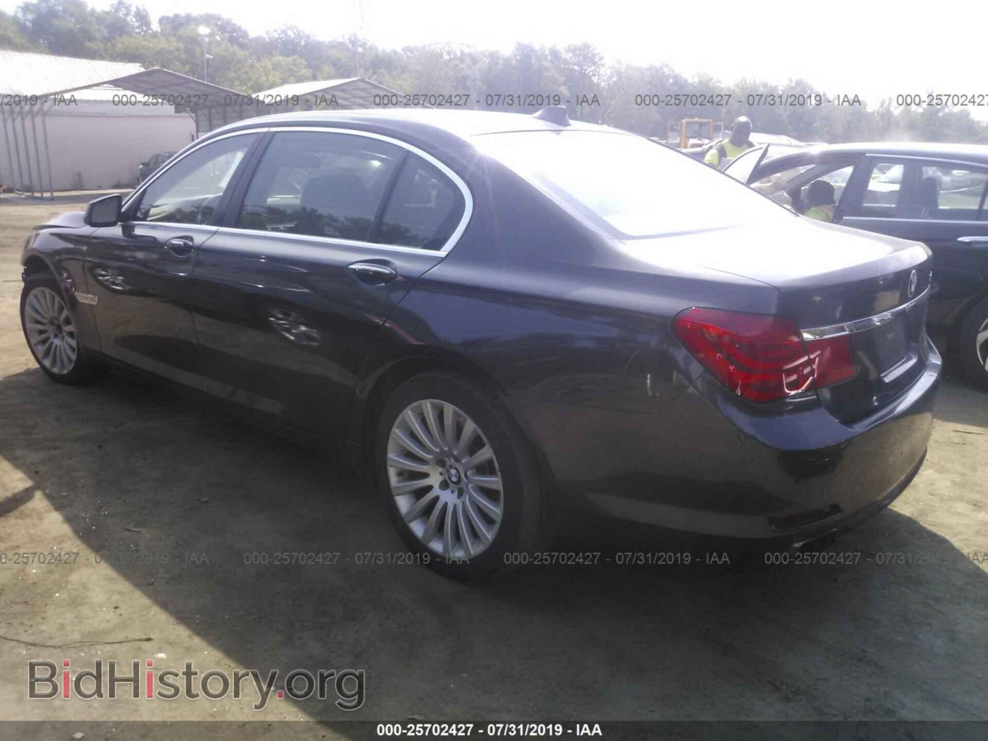 2012 BMW 750 - VIN: WBAKC8C56CC435756 - Фото 3