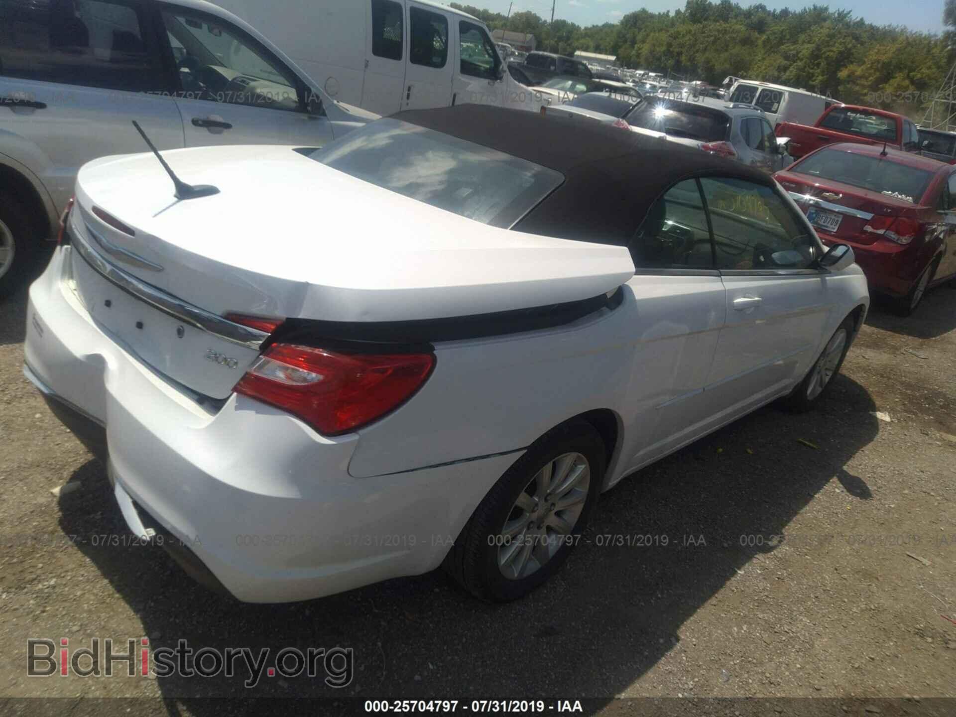 2013 CHRYSLER 200 - VIN: 1C3BCBEGXDN623530 - Фото 4
