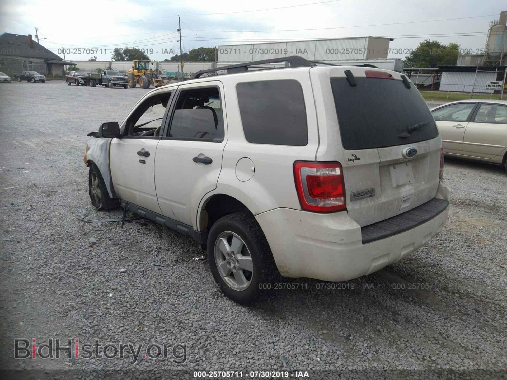 2011 FORD ESCAPE - VIN: 1FMCU0D74BKC23055 - Photo 3
