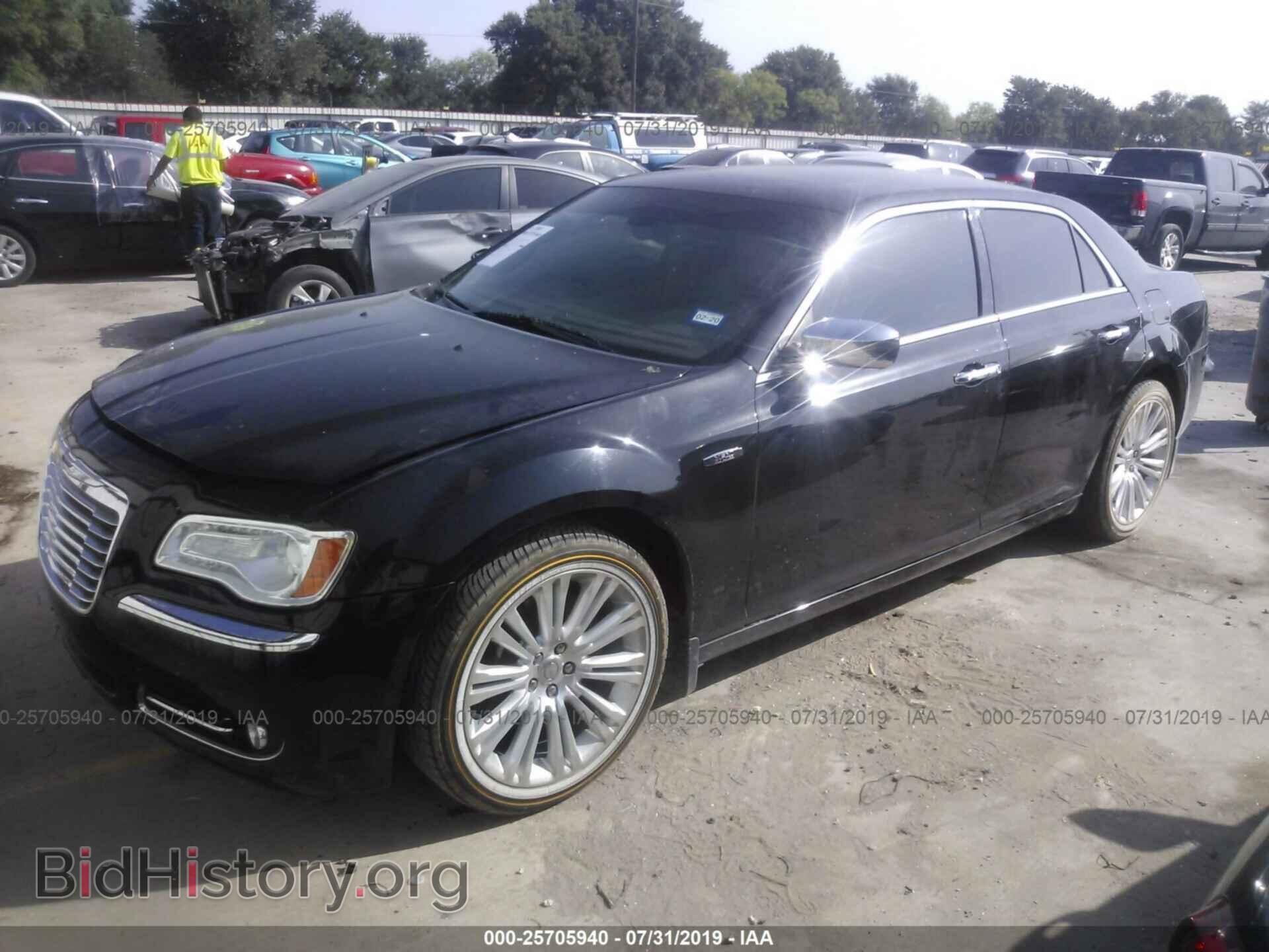 2011 CHRYSLER 300C - VIN: 2C3CA6CT2BH594371 - Фото 2