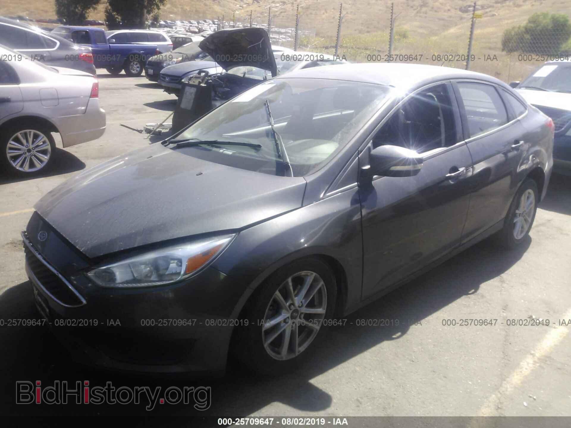 2015 Ford Focus - VIN: 1FADP3FE2FL341432 - Photo 2