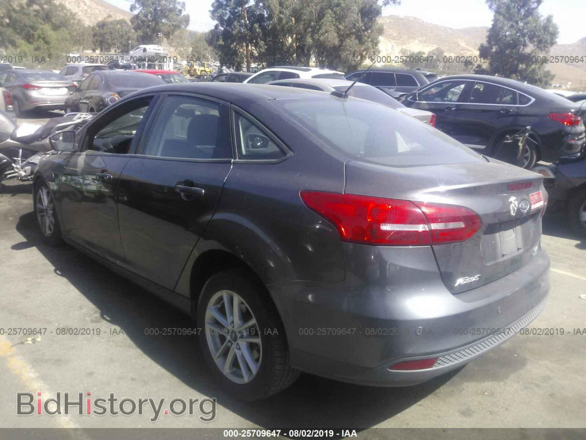 2015 Ford Focus - VIN: 1FADP3FE2FL341432 - Photo 3