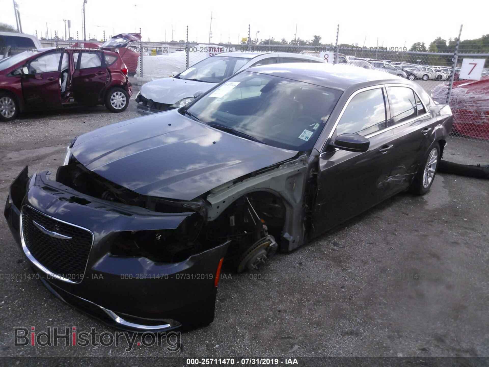 2016 CHRYSLER 300 - VIN: 2C3CCAAG0GH234056 - Фото 2