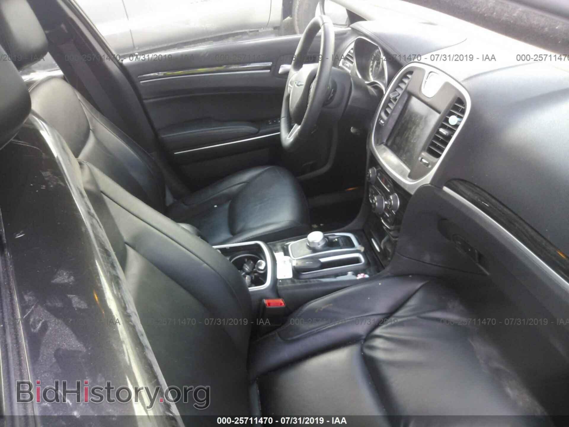 2016 CHRYSLER 300 - VIN: 2C3CCAAG0GH234056 - Фото 5