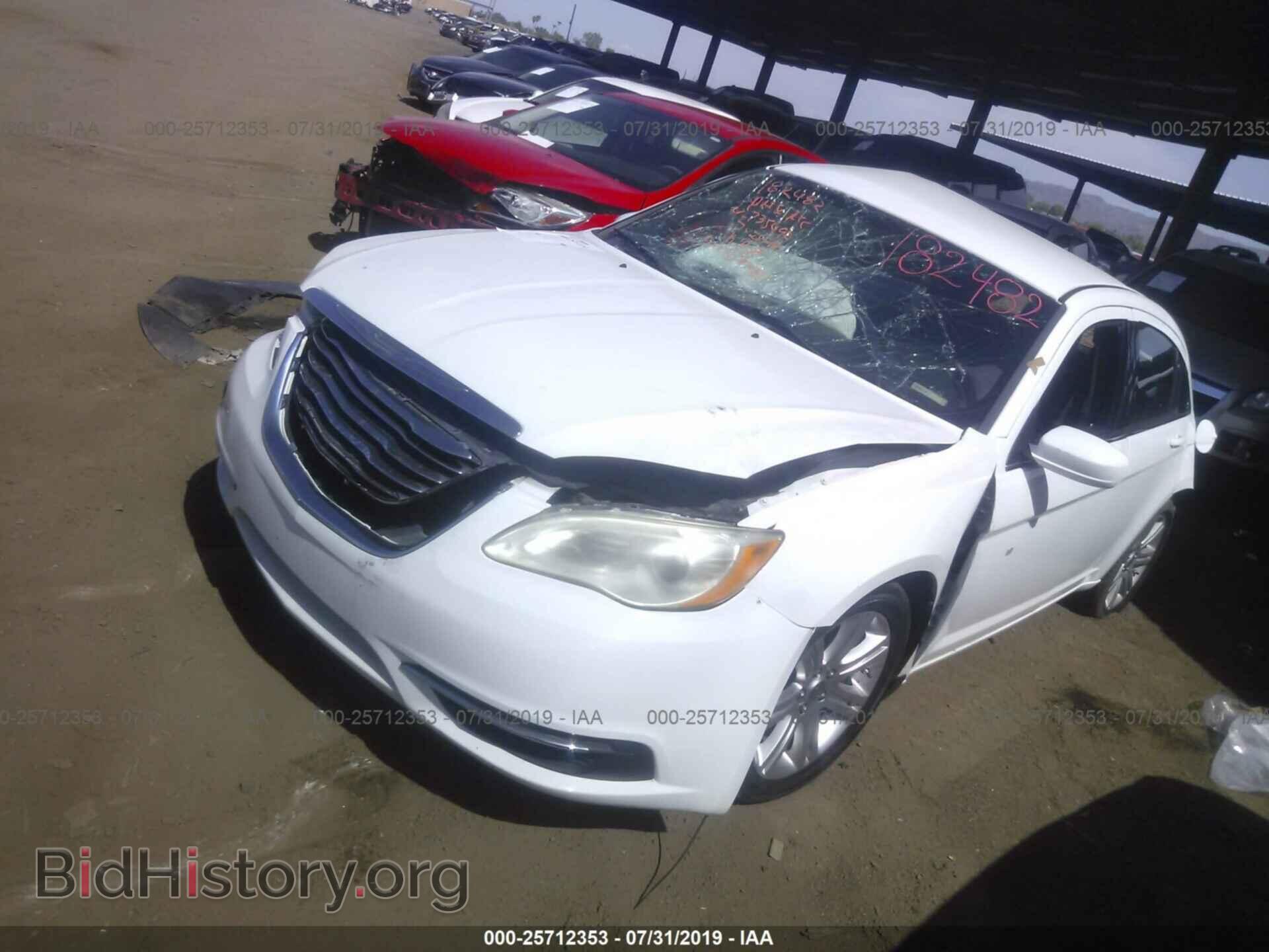 2013 CHRYSLER 200 - VIN: 1C3CCBBB0DN735492 - Фото 2