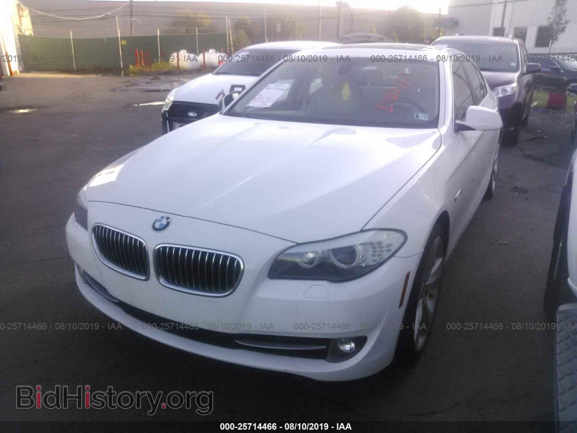 2013 BMW 528 - VIN: WBAXG5C55DD228554 - Фото 2