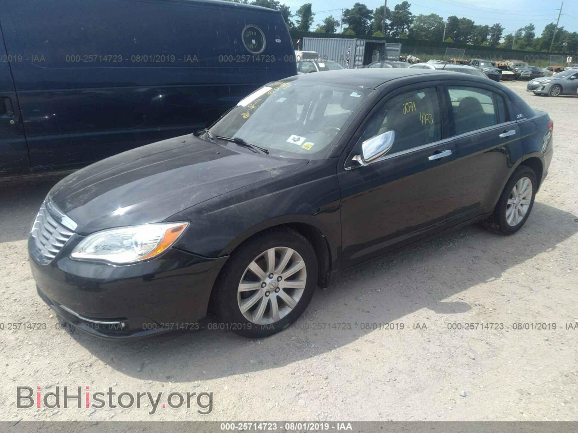 2013 CHRYSLER 200 - VIN: 1C3CCBCG1DN617008 - Фото 2