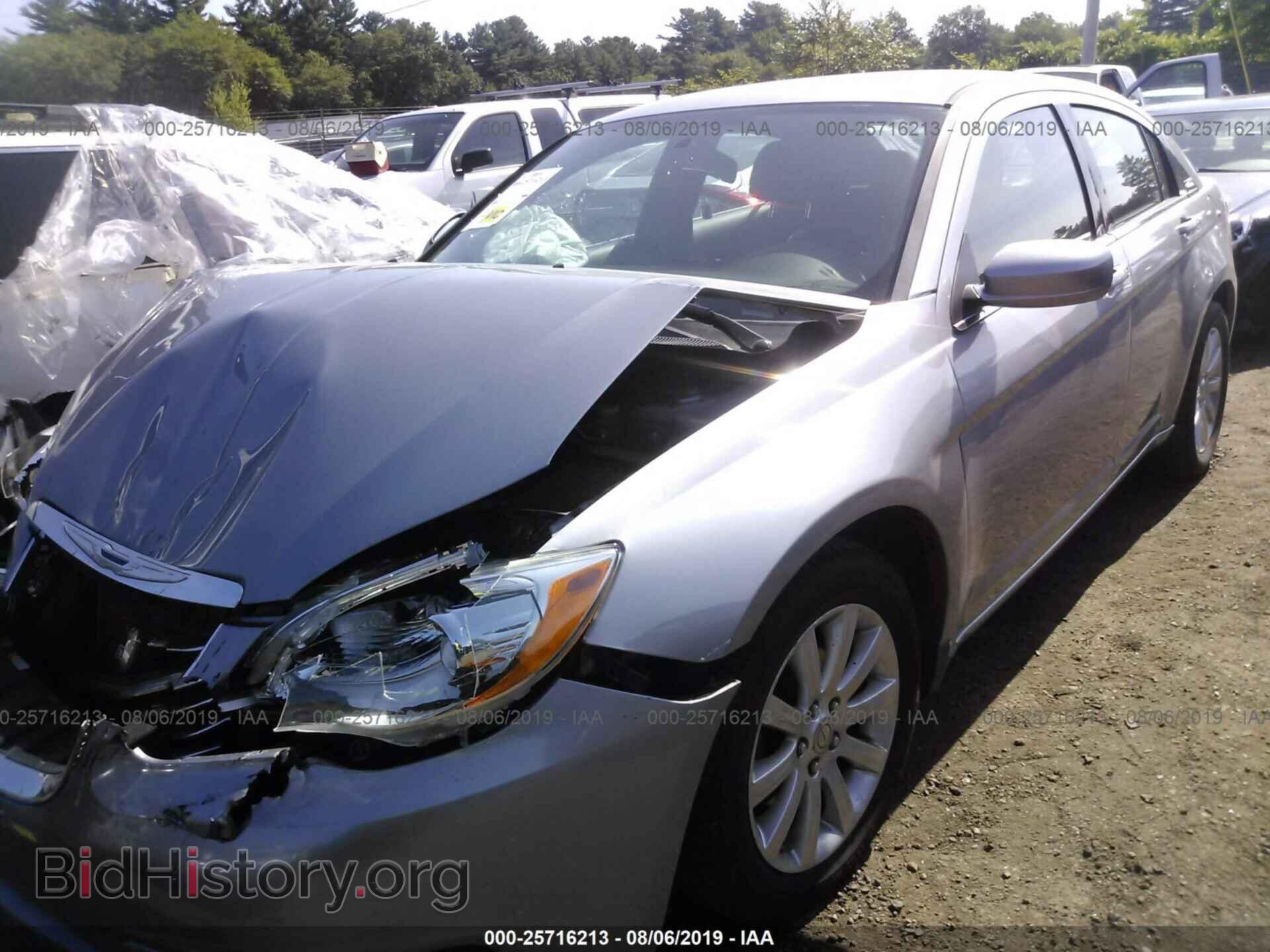 2013 CHRYSLER 200 - VIN: 1C3CCBBGXDN731672 - Фото 2