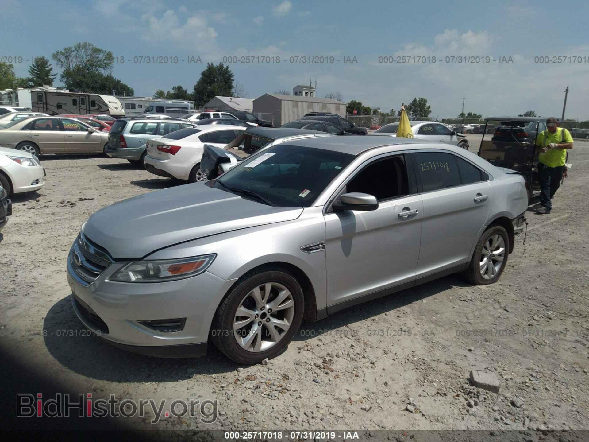 2011 FORD TAURUS - VIN: 1FAHP2EW1BG106125 - Фото 2