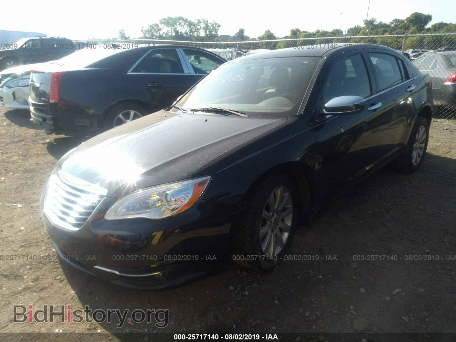 2013 CHRYSLER 200 - VIN: 1C3CCBCG6DN528373 - Фото 2