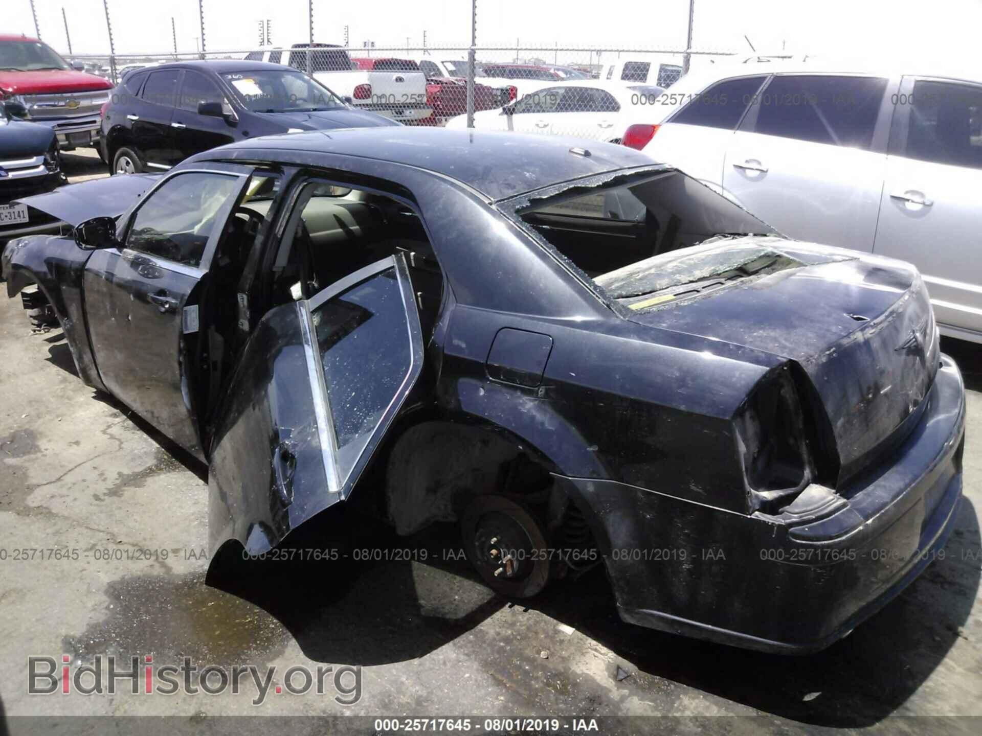 2007 CHRYSLER 300C - VIN: 2C3LA73WX7H840557 - Фото 3