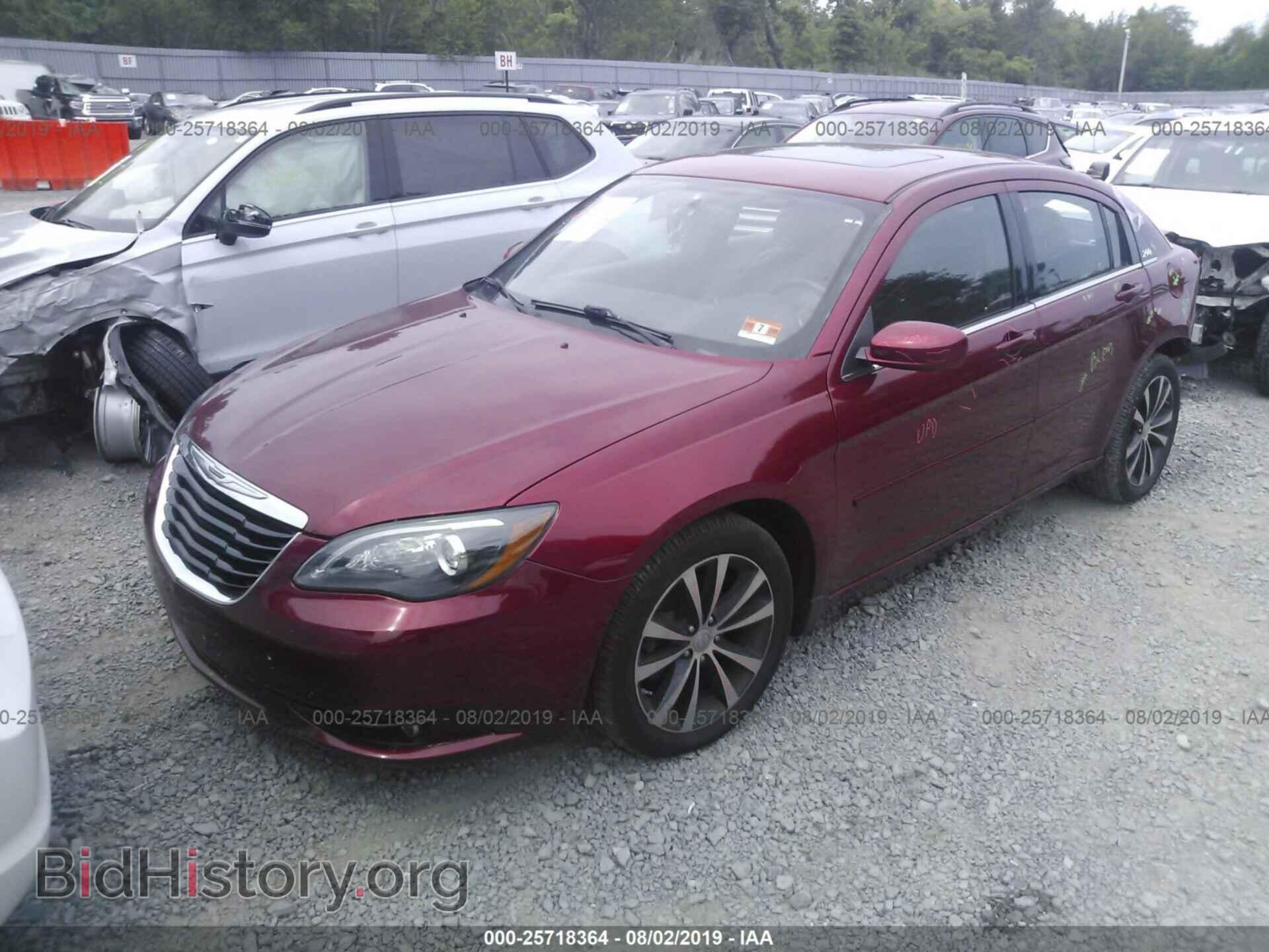 2011 CHRYSLER 200 - VIN: 1C3BC8FG1BN567279 - Фото 2