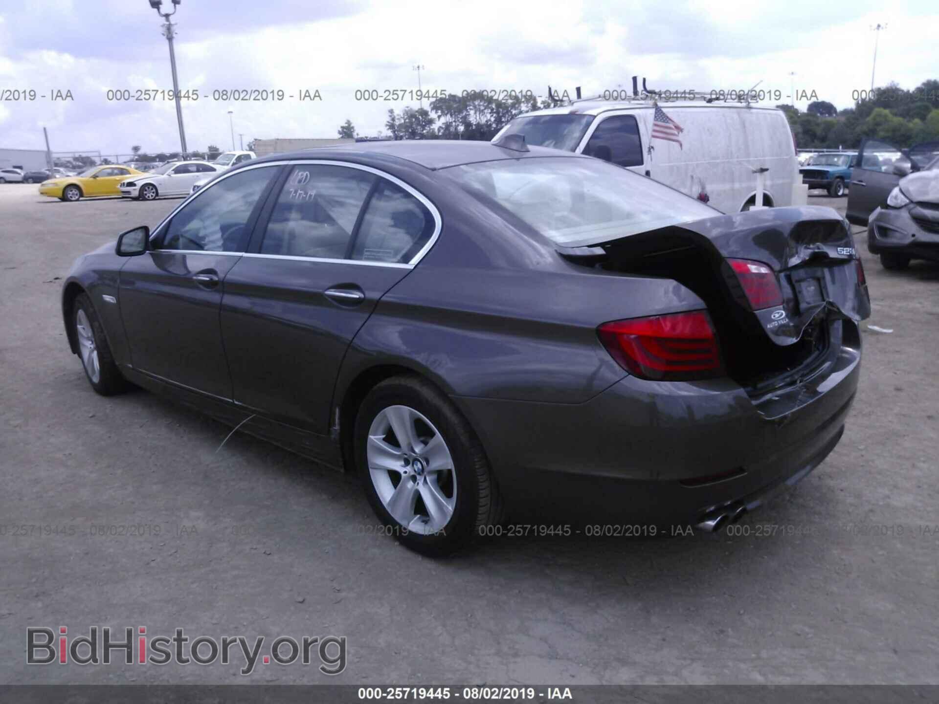 2011 BMW 528 - VIN: WBAFR1C50BDS35844 - Фото 3