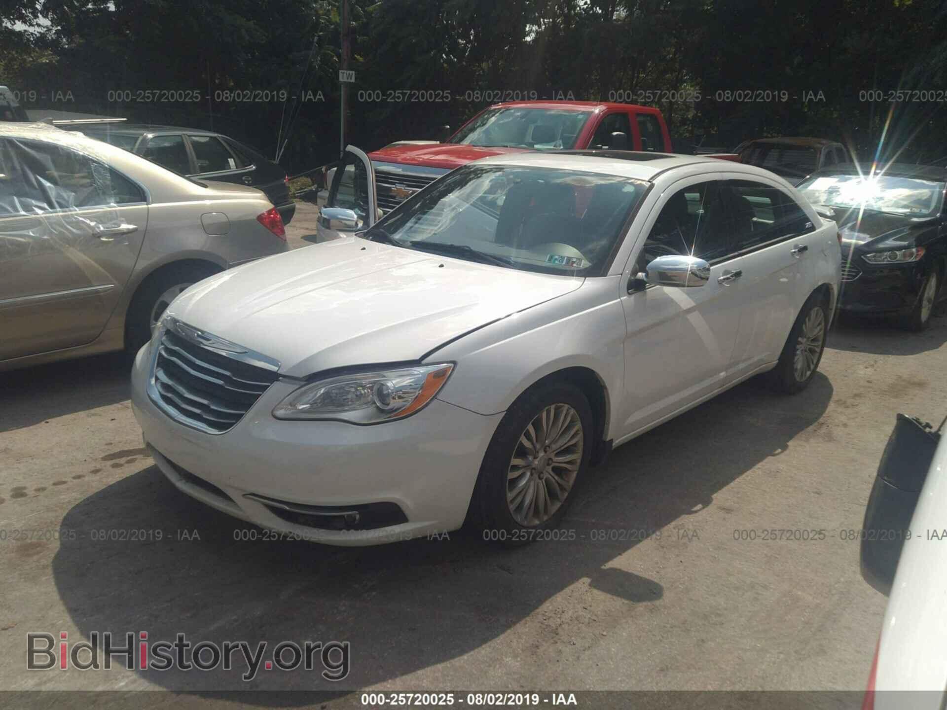 2013 CHRYSLER 200 - VIN: 1C3CCBCG6DN503411 - Фото 2