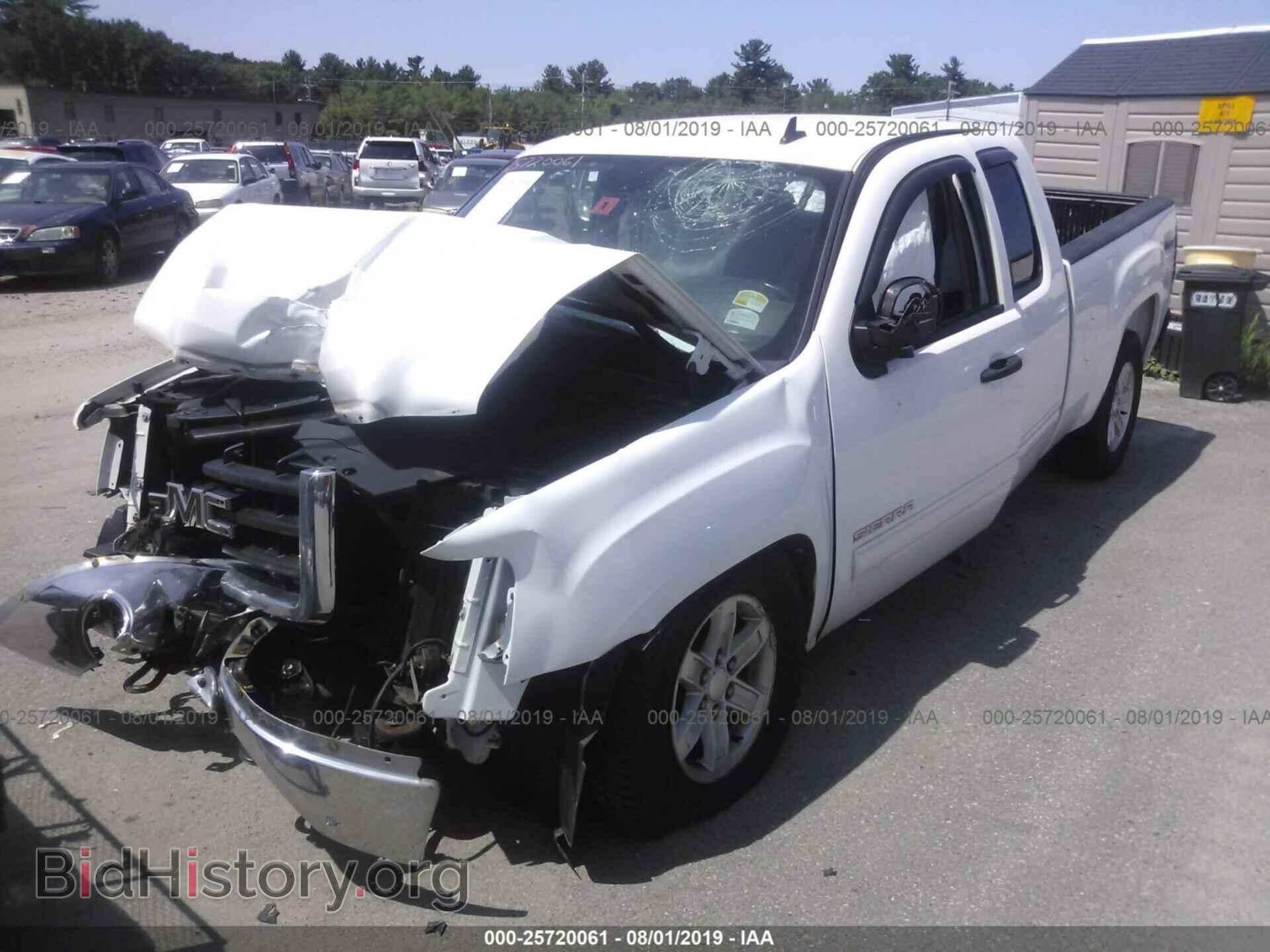 2011 GMC SIERRA - VIN: 1GTR2VE33BZ163533 - Фото 2