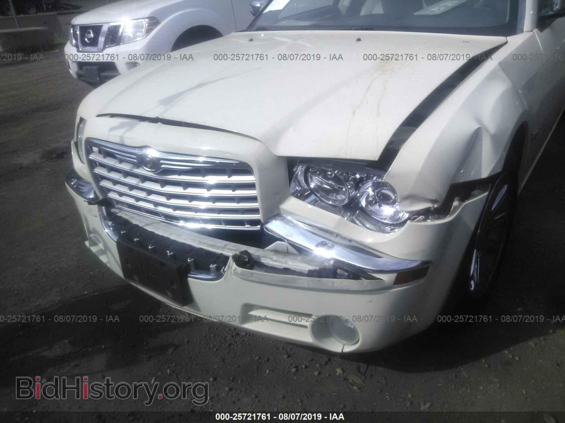 2006 CHRYSLER 300C - VIN: 2C3KA63H26H291667 - Фото 6